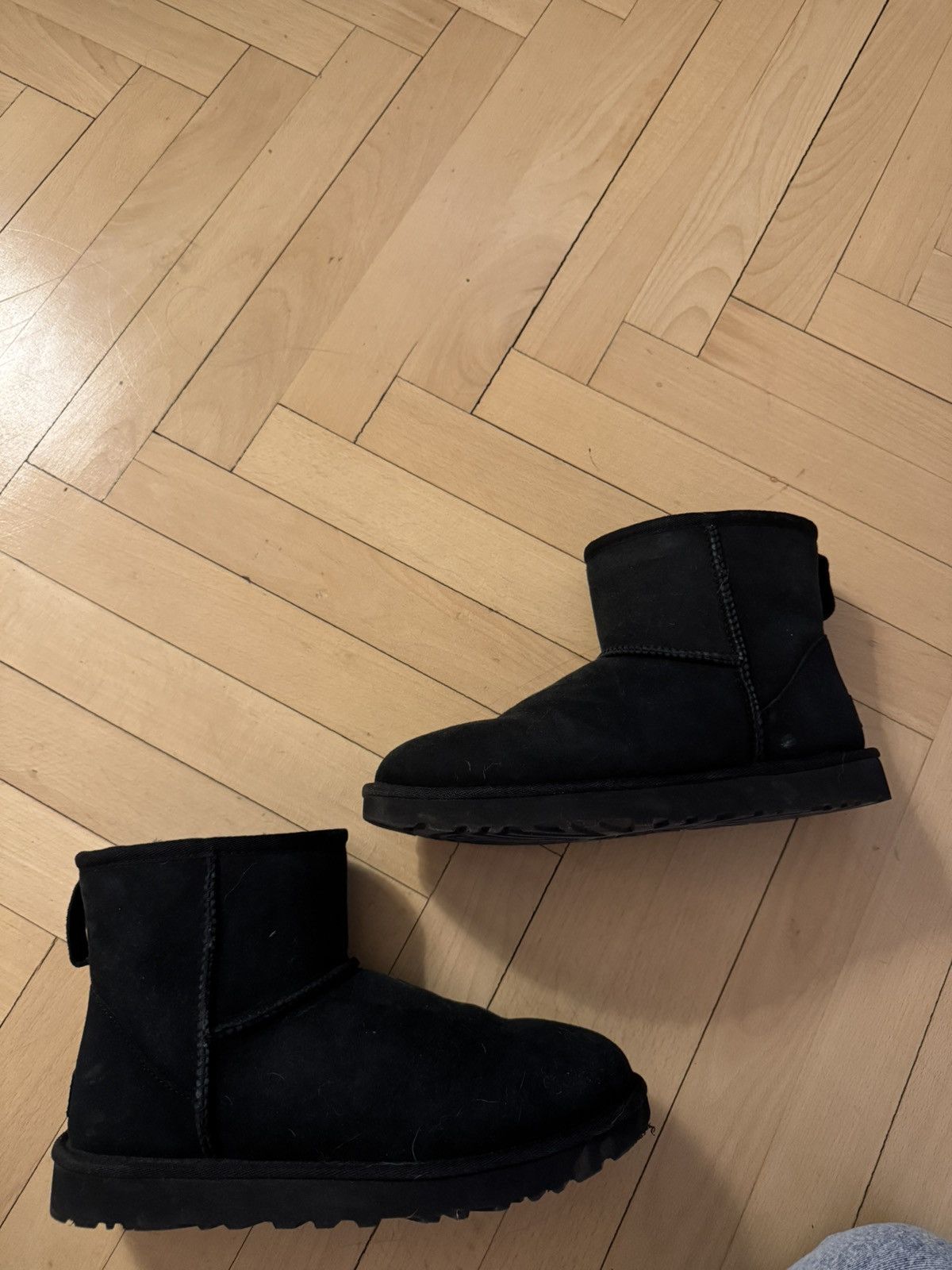 Ugg Classic Mini Ugg Boots Size US 8 / IT 38 - 4 Thumbnail