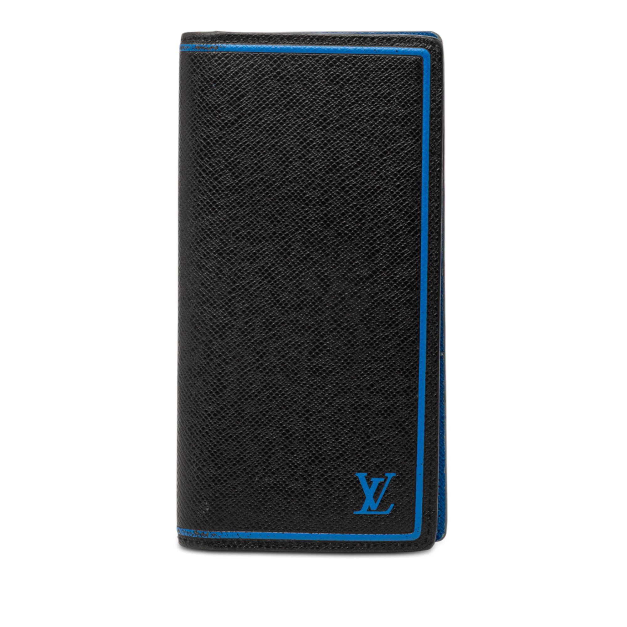 Louis Vuitton Taiga Portefeuille Brazza Bifold Long Wallet