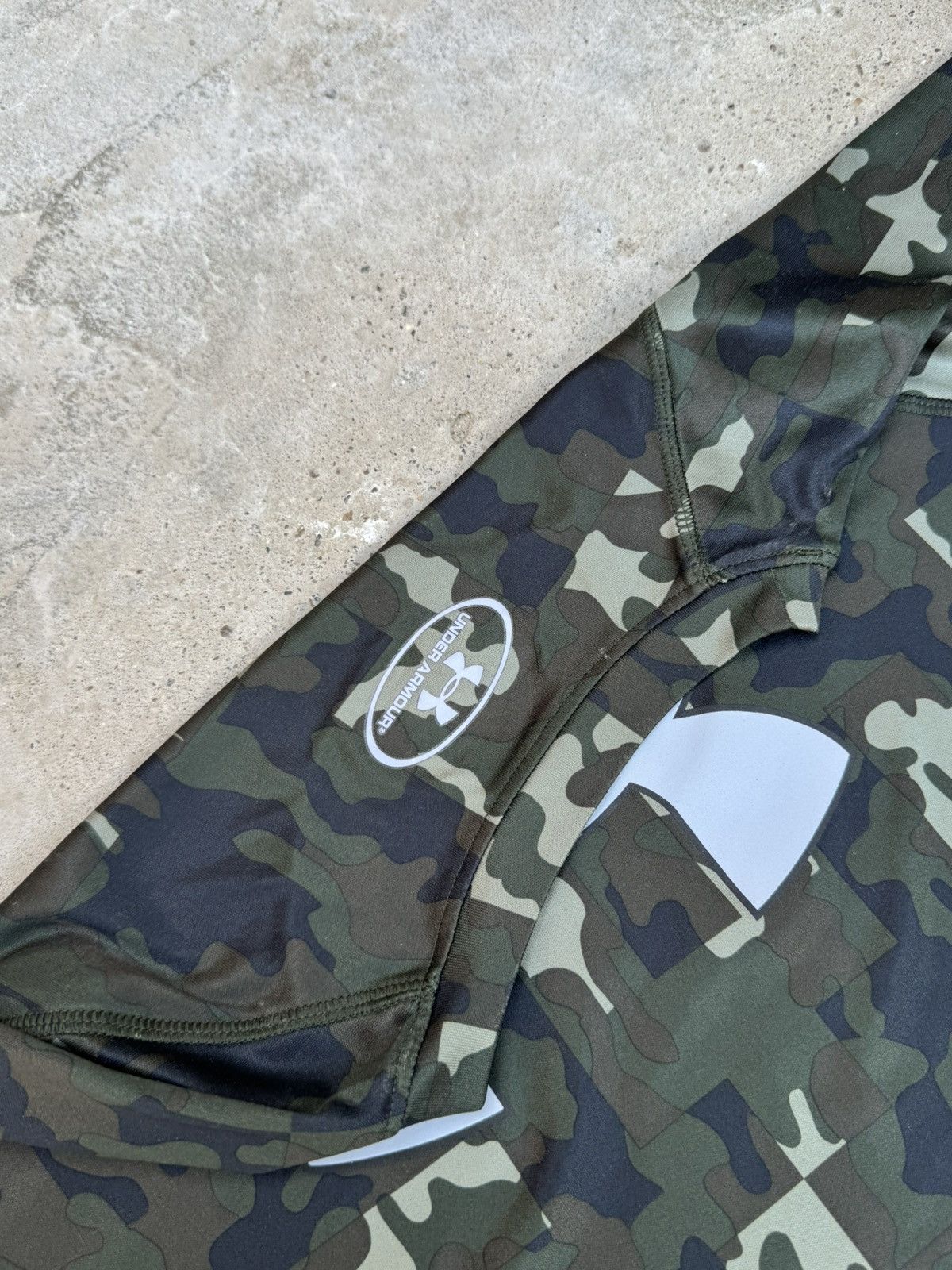 Under Armour VINTAGE UNDERARMOUR CAMO TSHIRT Size US L / EU 52-54 / 3 - 6 Thumbnail