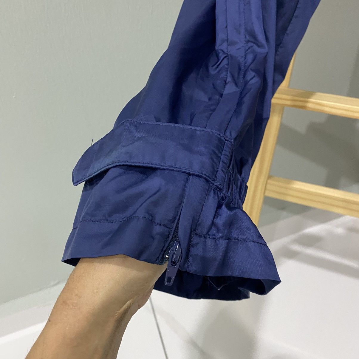 Balenciaga Vintage Balenciaga Golf Paris Navy Blue Nylon Track Pants Size US 28 / EU 44 - 6 Thumbnail