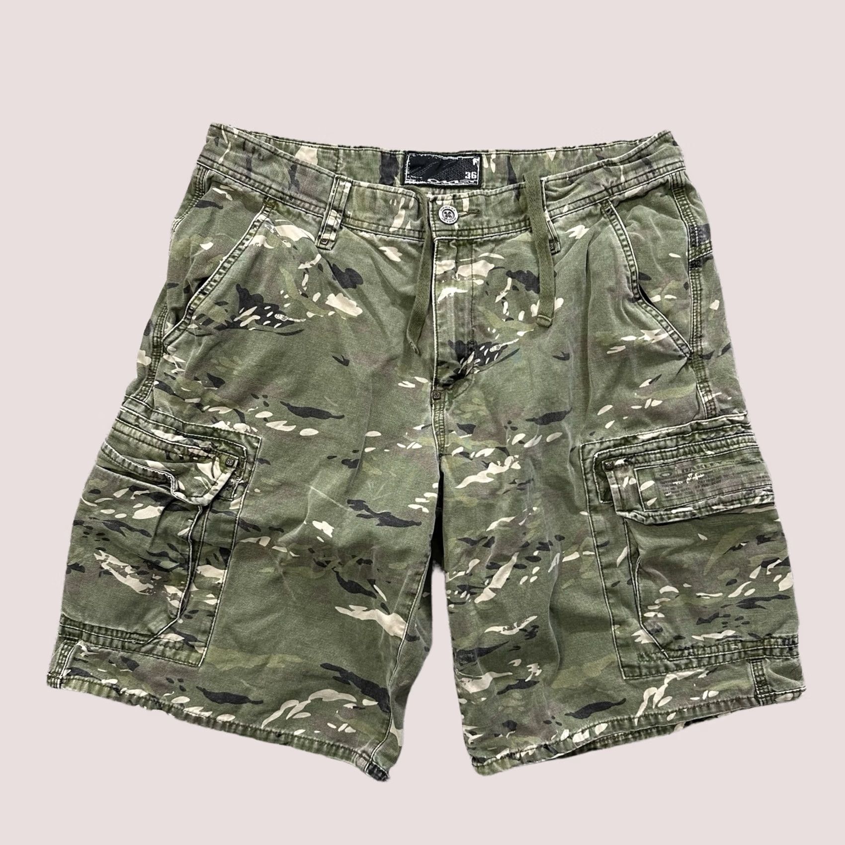 Oakley VINTAGE Oakley Cargo Shorts Mens 36 Green Camouflage Cotton Pockets 90s Y2K Cargo Size US 36 / EU 52 - 1 Thumbnail