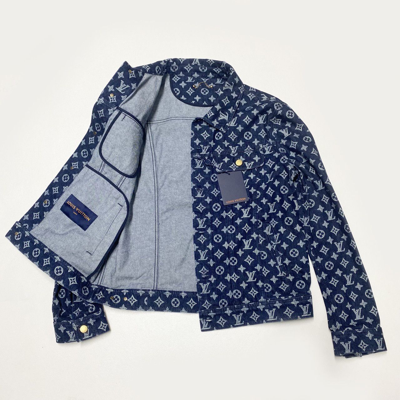 Louis Vuitton Louis vuitton mens monogram denim trucker jacket SIZE 50 M Size US M / EU 48-50 / 2 - 7 Thumbnail
