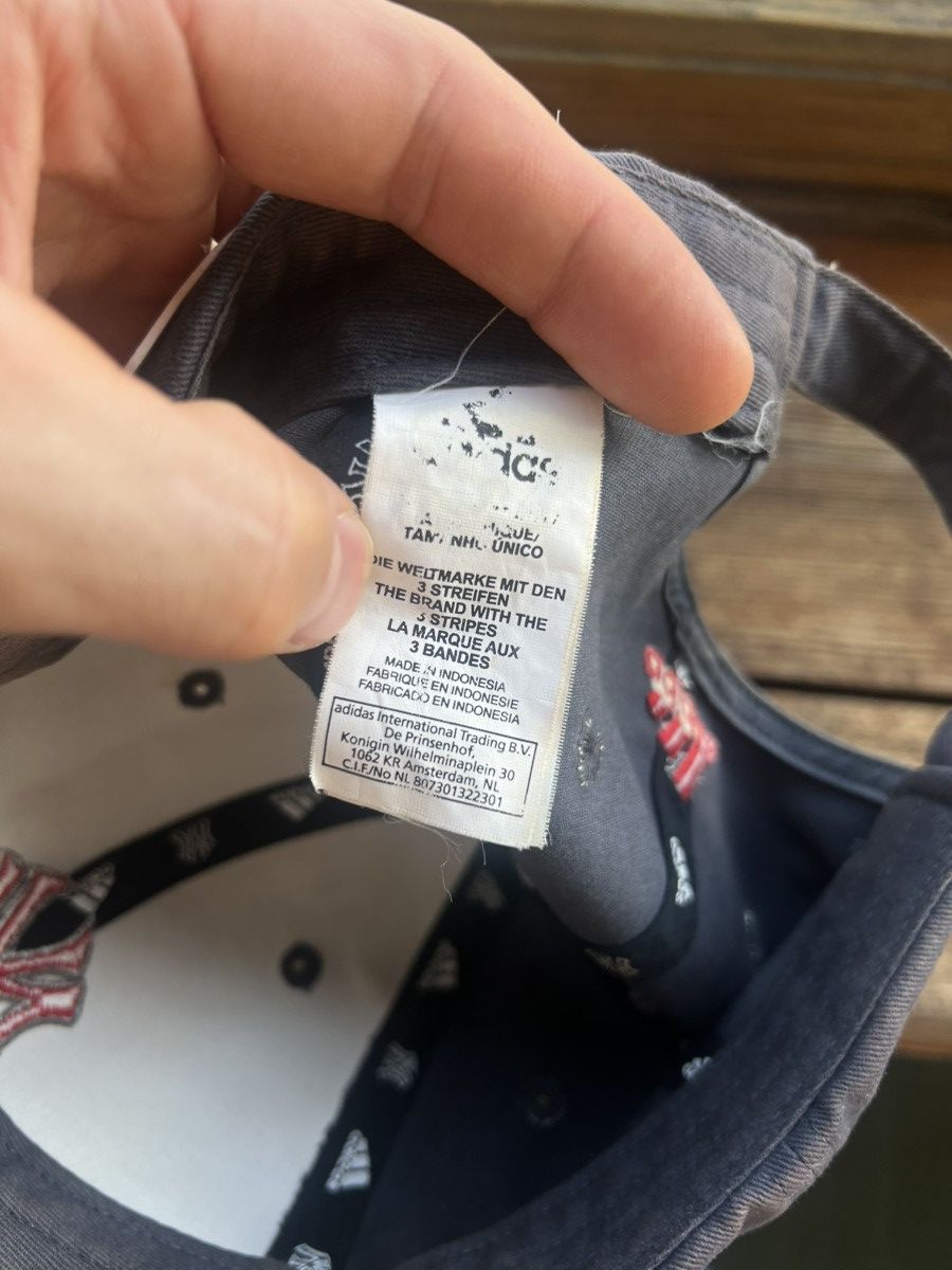 Adidas × Vintage Vintage Adidas Yankees Y2K Cap Central Logo Cap Size ONE SIZE - 19 Thumbnail
