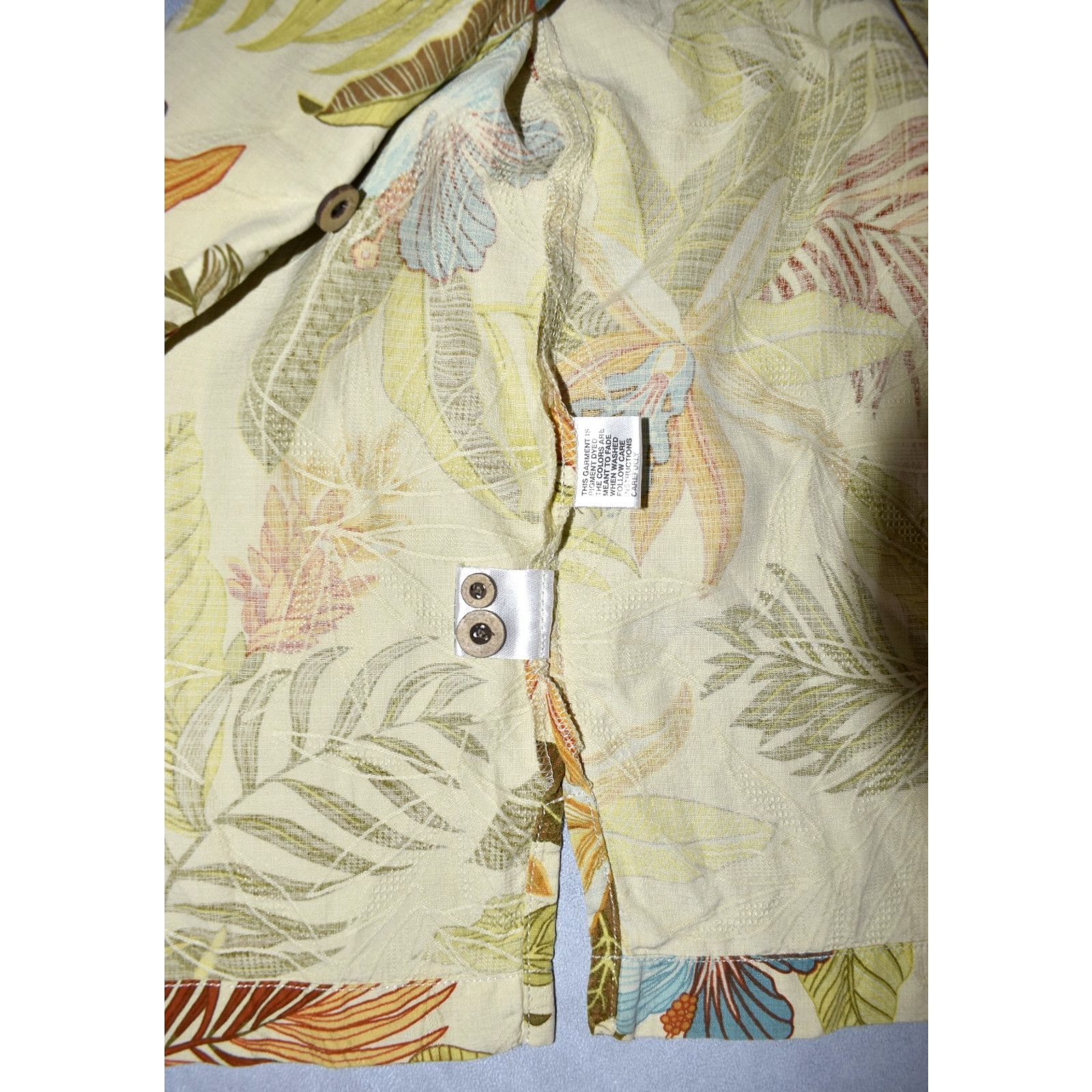 Tommy Bahama NEW TOMMY BAHAMA 100% Silk Hawaiian Short Sleeve Shirt Sz L Size US L / EU 52-54 / 3 - 8 Thumbnail