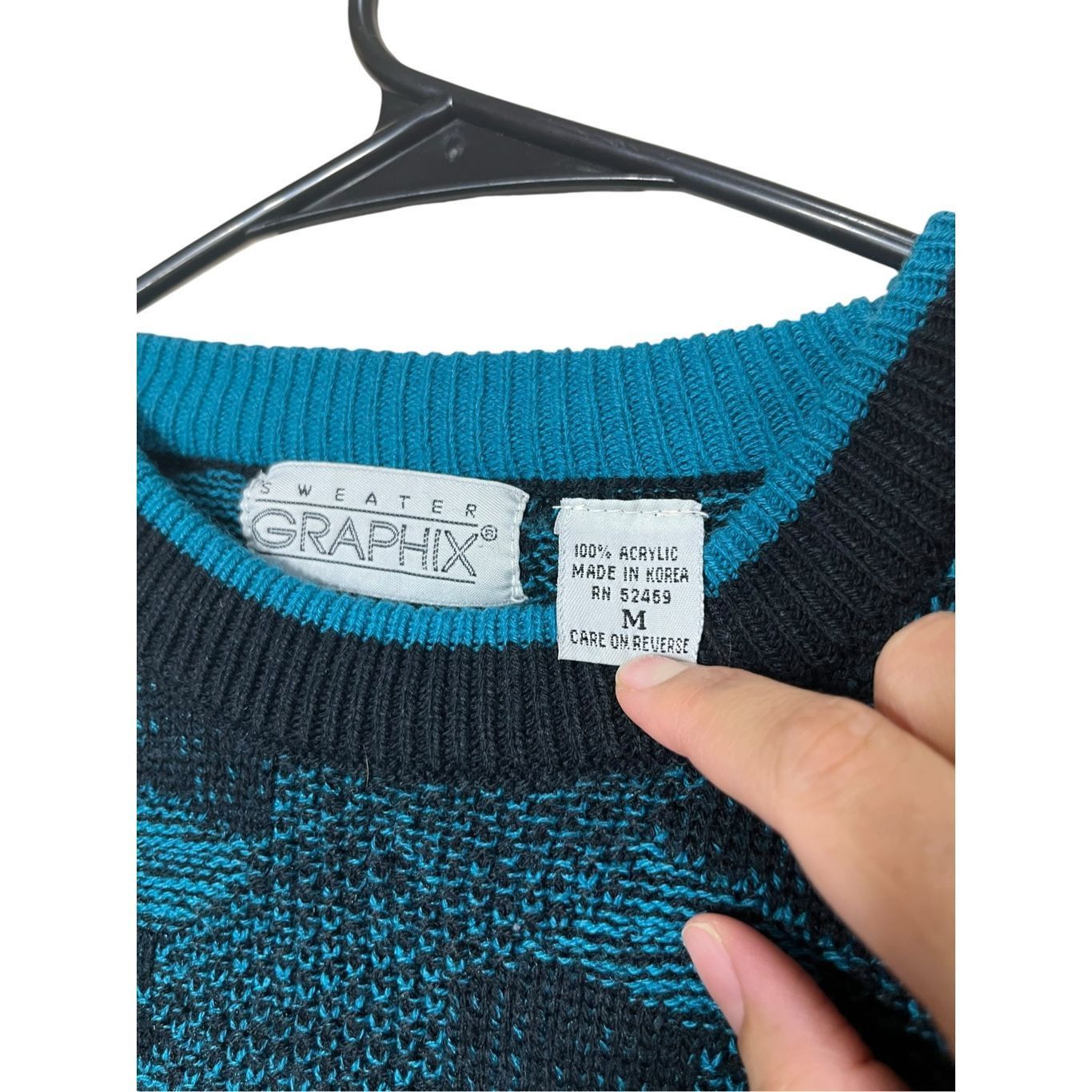 Other Vintage 1980s Sweater Graphix crew-neck knit sweater turquoise/black graphic pattern S Size S / US 4 / IT 40 - 3 Thumbnail