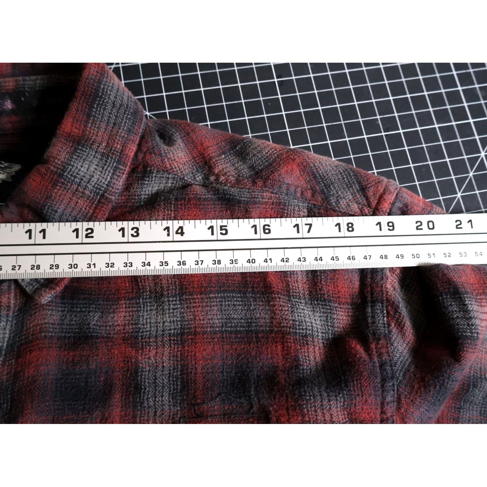 Harley Davidson Harley-Davidson Flannel Shirt Men's XL Red Gray Plaid Embroidered Lightweight Button-Up Casual Vintage: No Size US XL / EU 56 / 4 - 7 Thumbnail