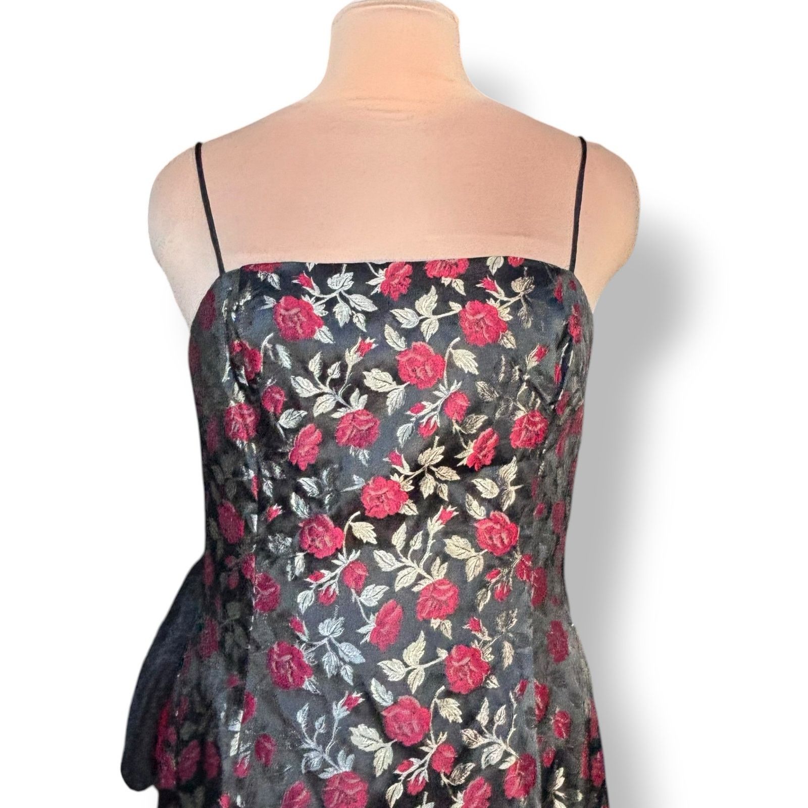 Jessica McClintock Jessica McClintock Gunne Sax Rose Brocade Gown Black Red Size M / US 6-8 / IT 42-44 - 9 Thumbnail