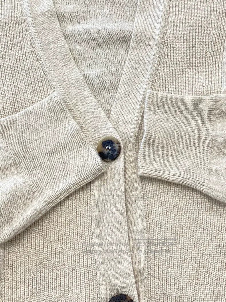 Hermes Hermes Solid color V-neck three-button knit cardigan Size XS / US 0-2 / IT 36-38 - 9 Thumbnail