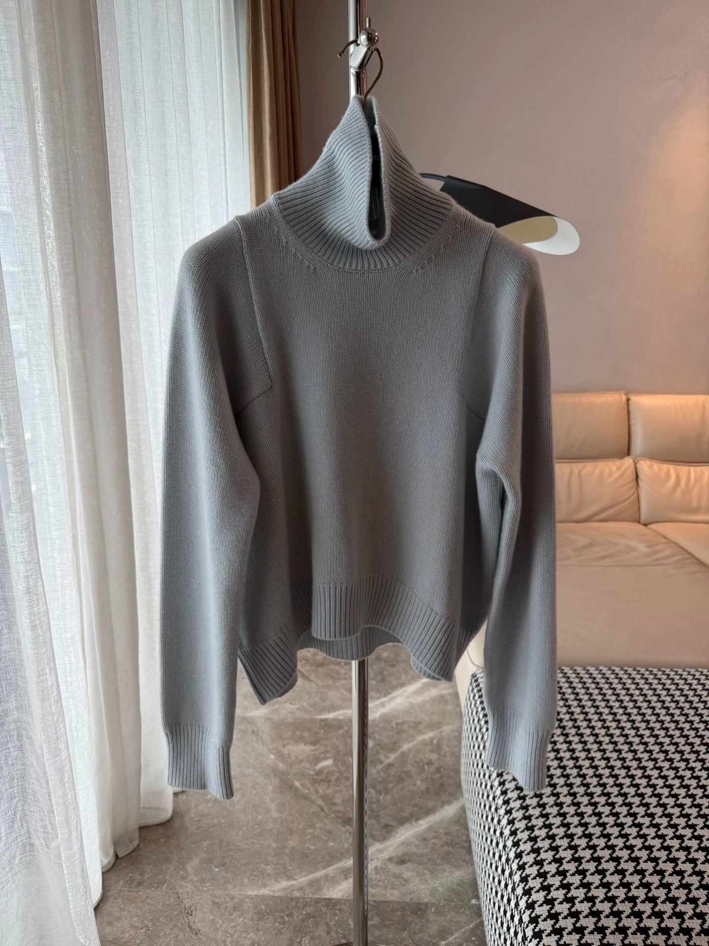 Celine CELINE Vintage Cashmere Sweater S (Like New) Size S / US 4 / IT 40 - 1 Thumbnail