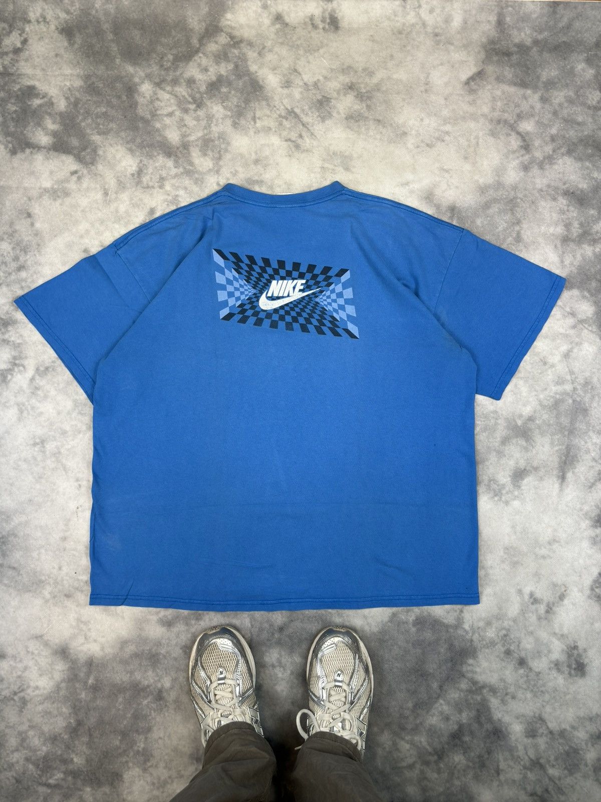 Nike × Vintage Vintage Nike Swoosh Boxy Fit Faded Distressed T-shirt Size US XL / EU 56 / 4 - 1 Thumbnail