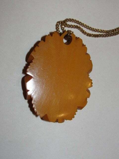 14kt Gold Filled & Carved Bakelite Floral Pendant Necklace
