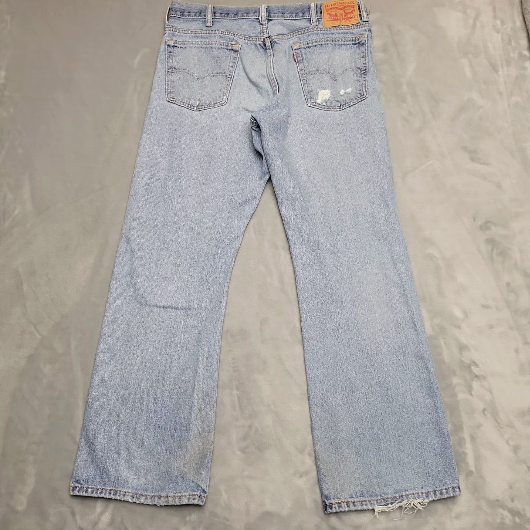 Levi's VINTAGE Levi's 517 Jeans Mens 35x30 Blue Denim 100% Cotton Bootcut Comfort Pants Regular Fit Waist 34 Inseam 30 Zip Mens USA Classic Size US 35 - 7 Thumbnail