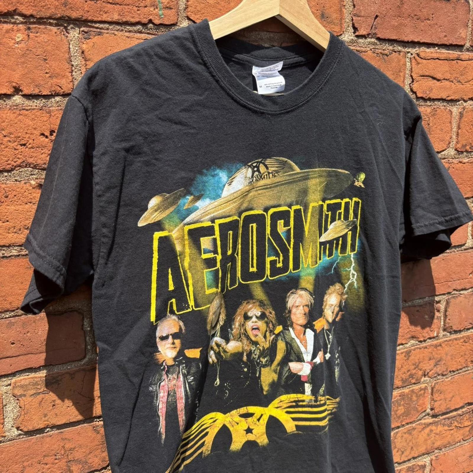 Gildan vintage aerosmith tour t shirt 2014 M Size US M / EU 48-50 / 2 - 3 Thumbnail