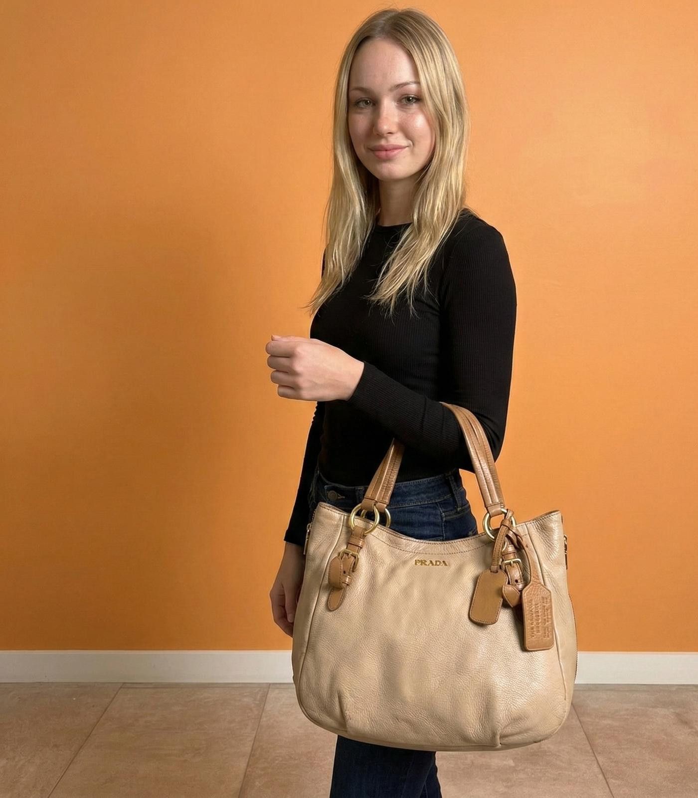 Prada Prada - Beige Leather Shoulder Bag Size ONE SIZE - 1 Thumbnail