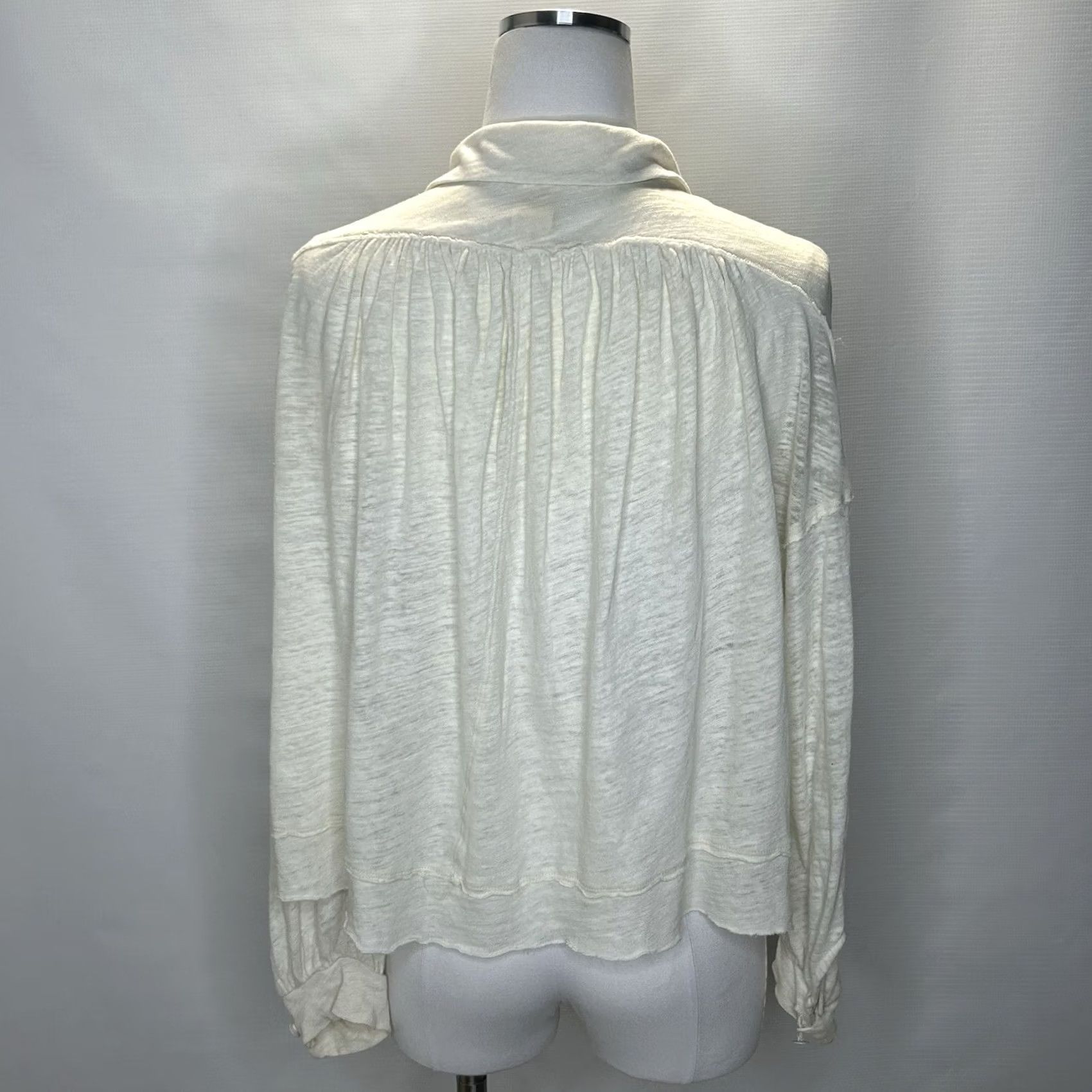 Vintage We The Free Rush Hour Tee Shirt Top Womens S Ivory Linen Bell Sleeve Long Sleeve Ruched Collared Bohemian Shirt Size S / US 4 / IT 40 - 2 Thumbnail