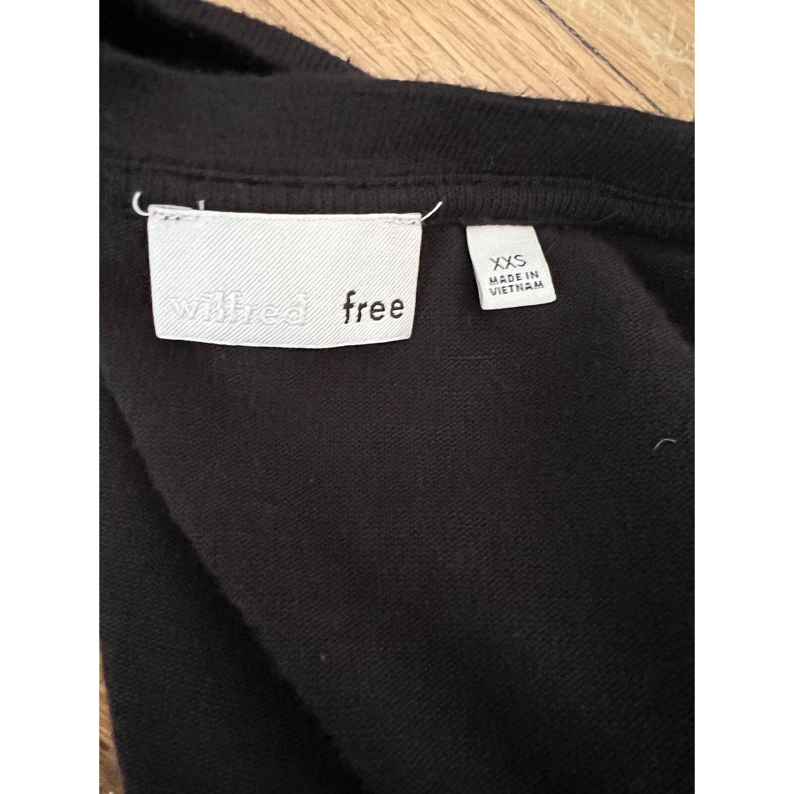 Wildfang Wilfred free Aritzia black cropped Y2K top size XXS A000189 Size XXS / US 00 / IT 34 - 5 Thumbnail