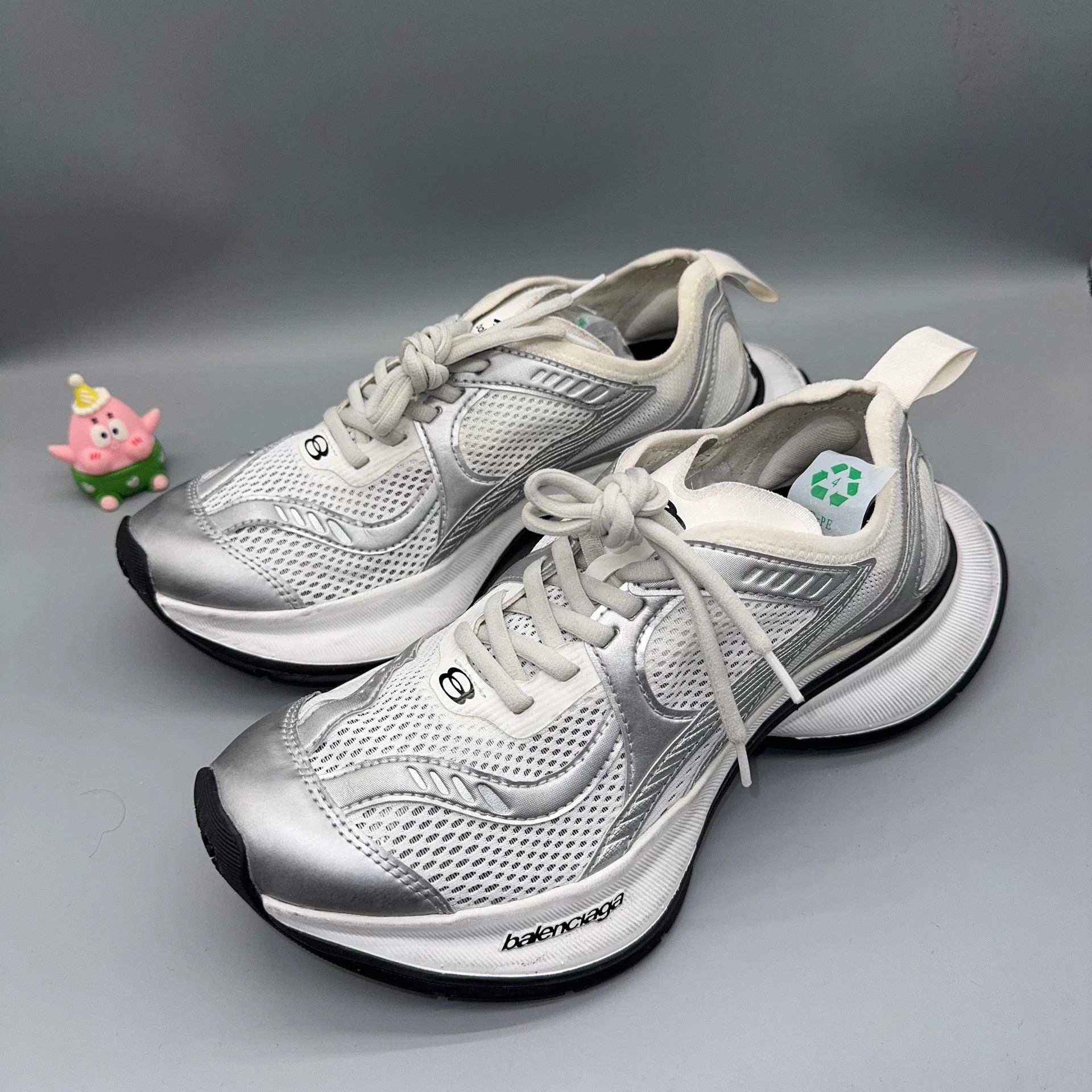Balenciaga Balenciaga Circuit White 38 Size US 7 / IT 37 - 1 Thumbnail