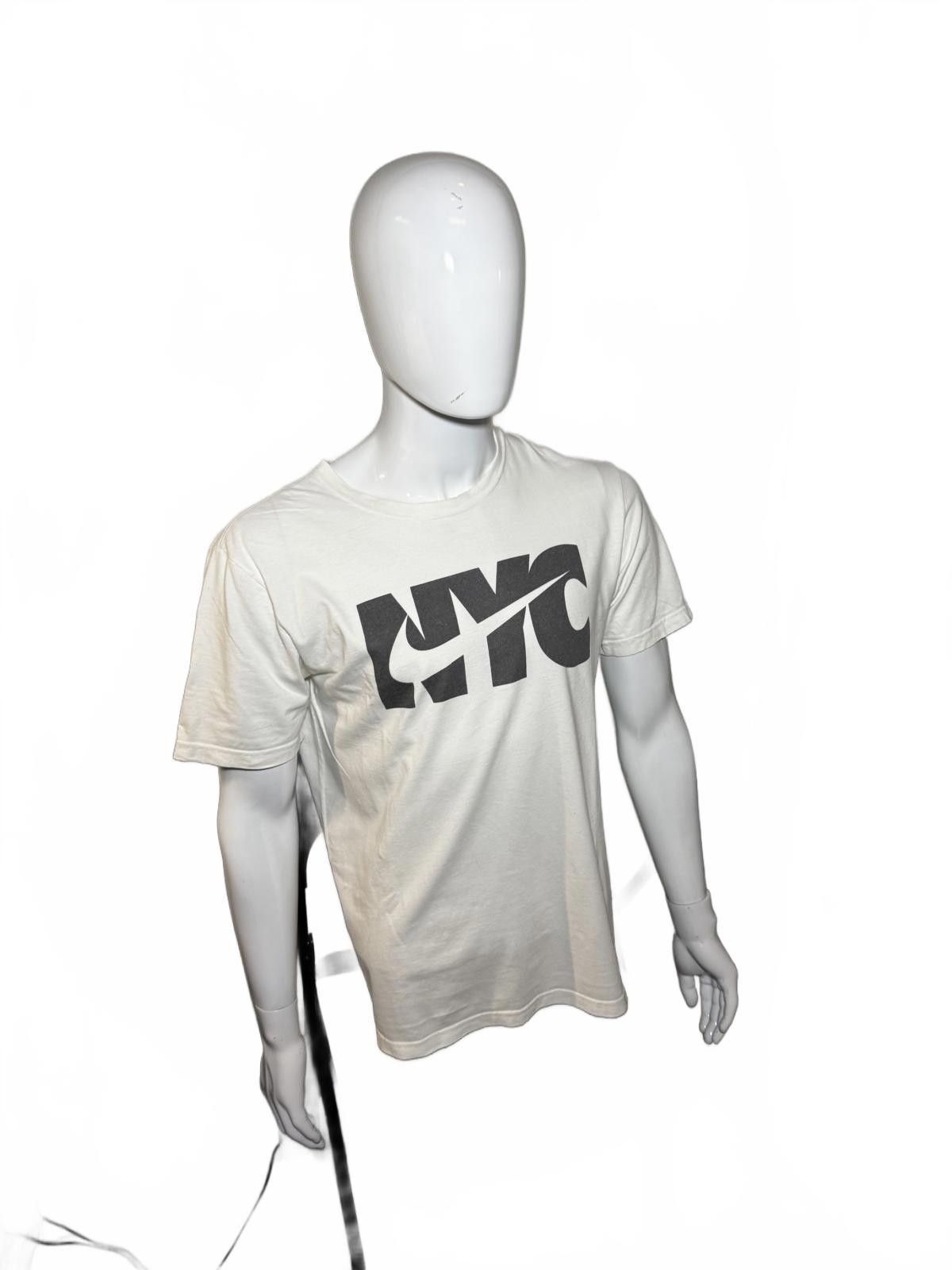 Nike Stylish NYC Graphic Tee - Perfect for Casual Wear Size US M / EU 48-50 / 2 - 3 Thumbnail