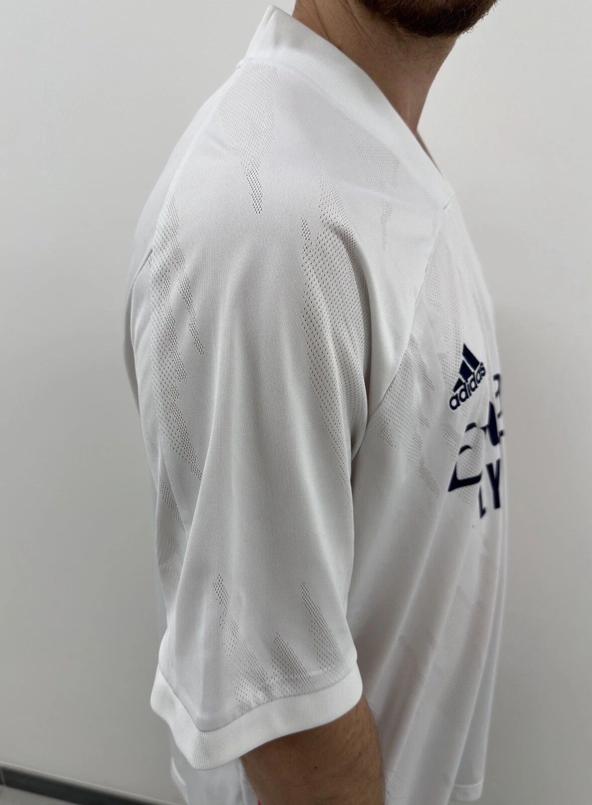 Adidas FC REAL MADRID 2020 2021 HOME JERSEY SHIRT SOCCER FOOTBALL Size US XL / EU 56 / 4 - 8 Thumbnail