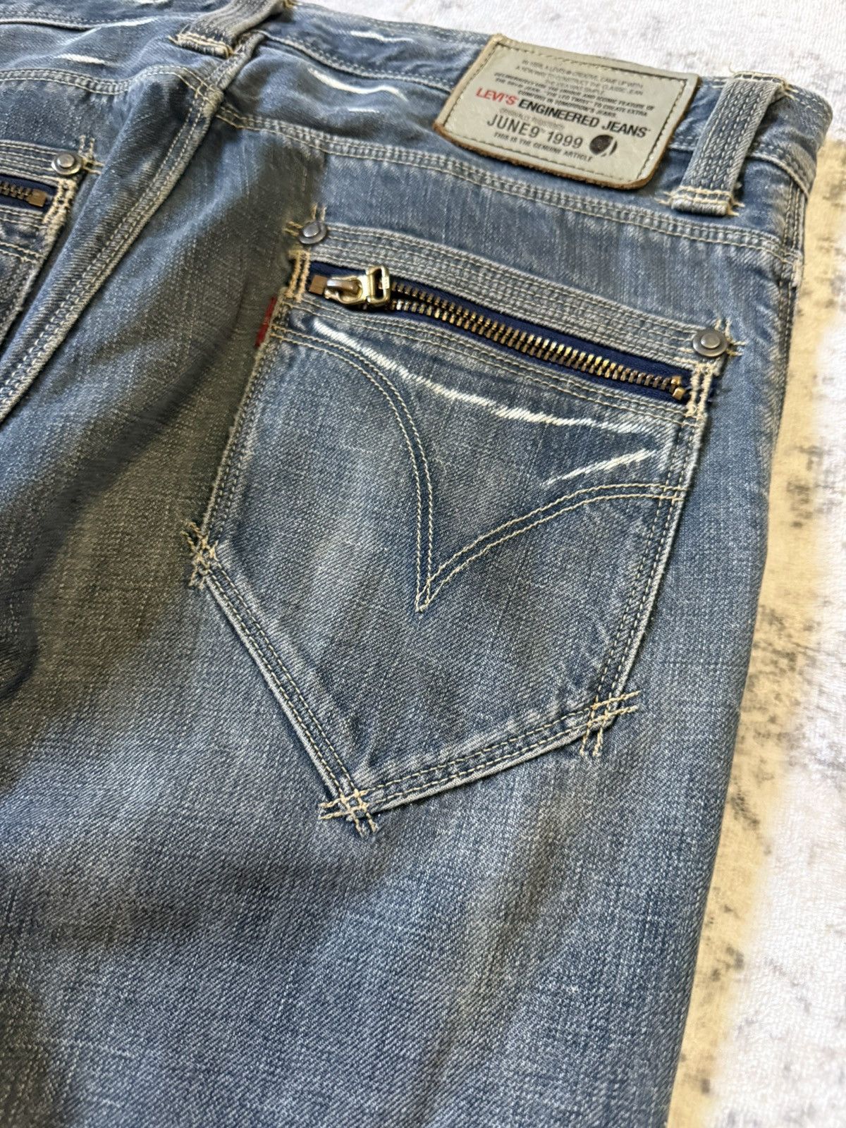 Levi's 90s Levis Engineered Jeans Whiskers Twist Leg Size US 30 / EU 46 - 11 Thumbnail