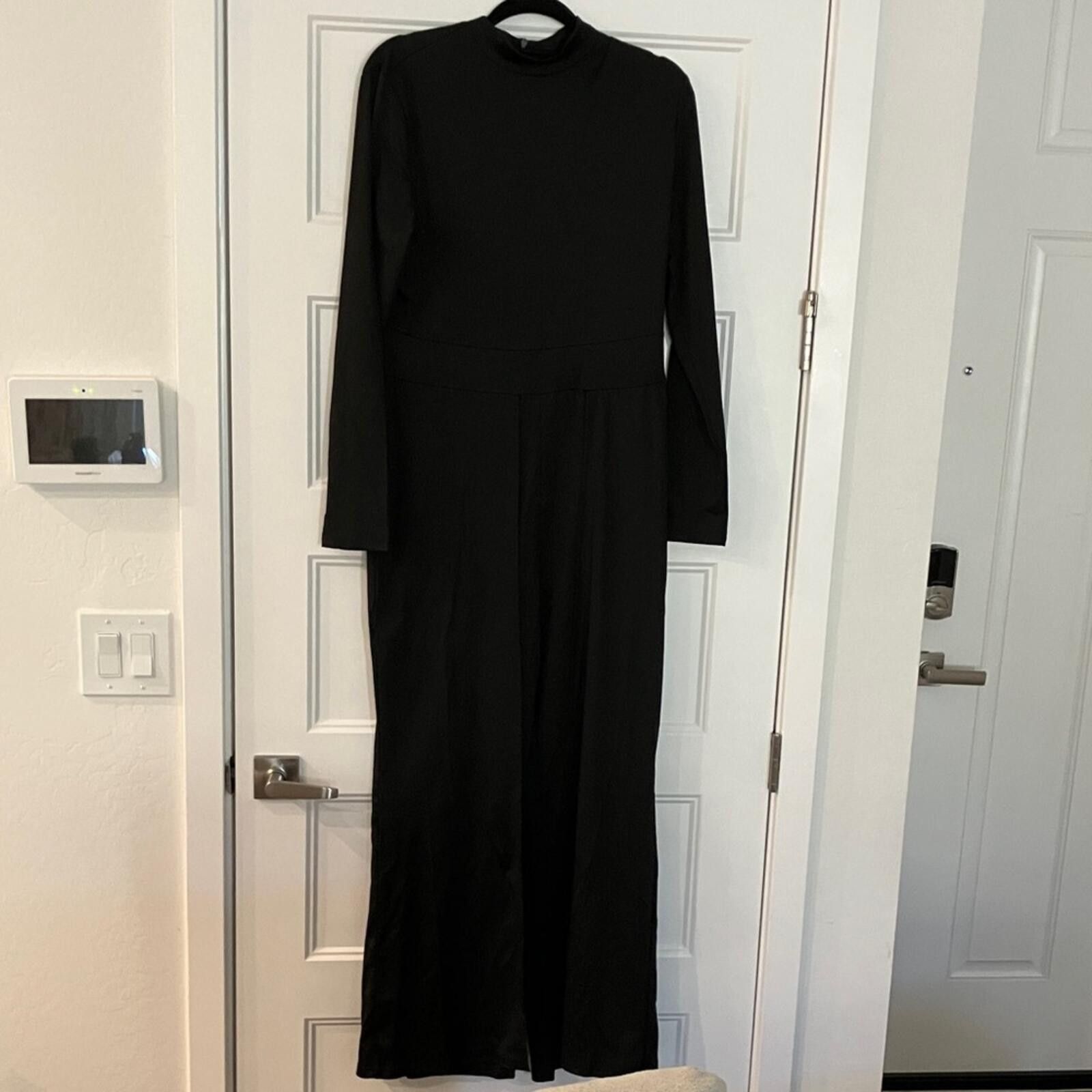 Other NIB Sleek Black Long-Sleeve Maxi Jumpsuit [COPY] Size 36" / US 14 / IT 50 - 1 Thumbnail