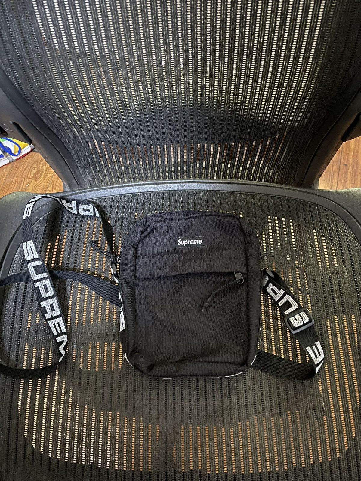 Fake supreme store ss18 shoulder bag