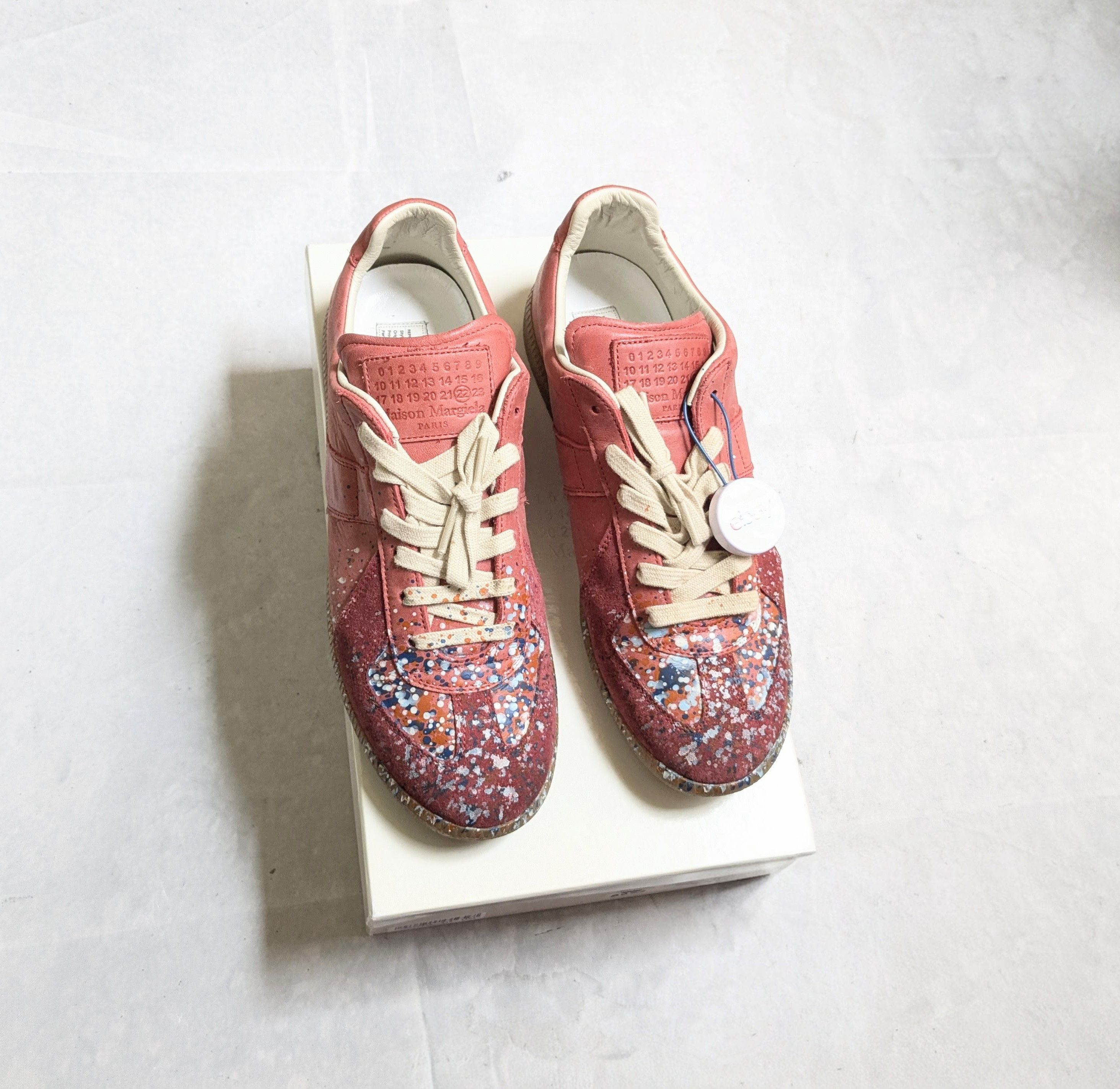 Maison Margiela Maison Margiela Replica GAT Red Paint Splatter 9 42 Gum Low Size US 9 / EU 42 - 1 Thumbnail