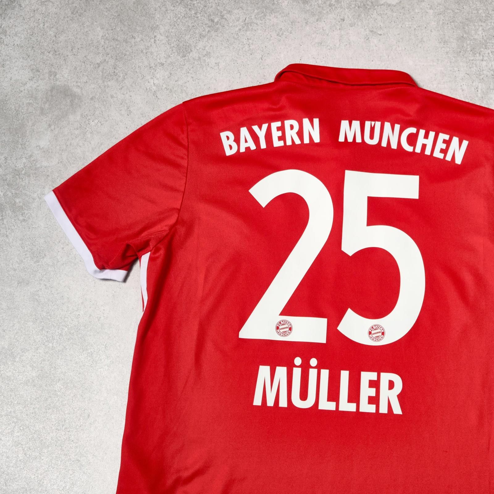 Adidas 2016/17 Bayern Munich Home Shirt Adidas Muller (M/L) Size US M / EU 48-50 / 2 - 3 Thumbnail