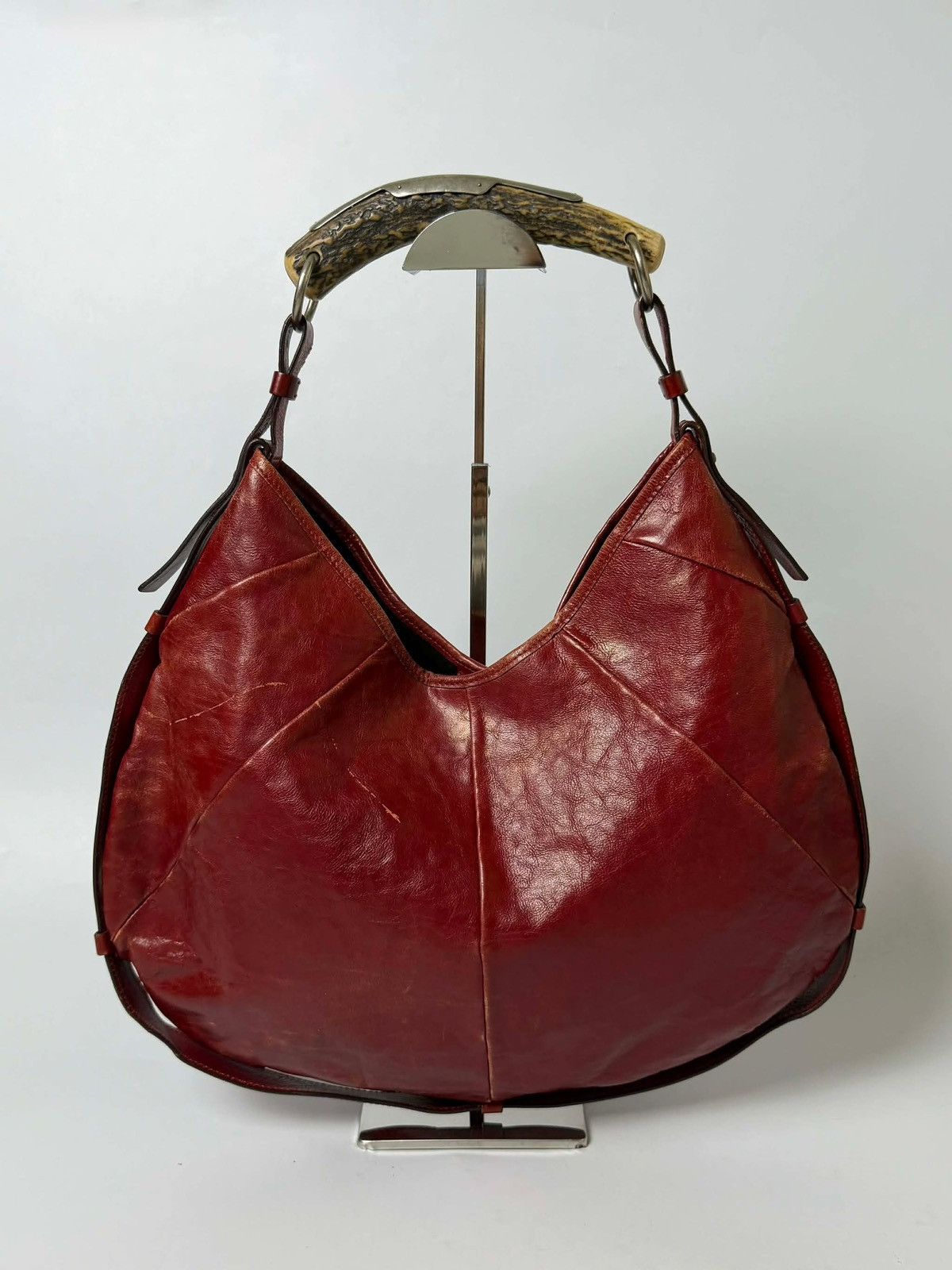 Saint Laurent Paris Yves Saint Laurent Red Leather Mombasa Hobo Bag Size ONE SIZE - 1 Thumbnail