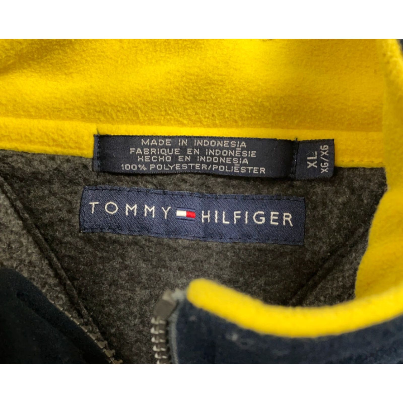 Tommy Hilfiger VINTAGE Tommy Hilfiger Gray 1/4 Zip Pullover Fleece Adult XL Embroidered Spell Out Jacket Men Regular Gray 90s Hipster Retro Casual Zip Size US XL / EU 56 / 4 - 6 Thumbnail
