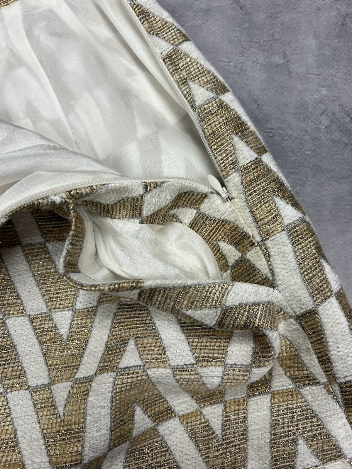 Valentino Valentino VLOGO Gold White Monogram Mini Skirt Skort Sz 42 Size 28" / US 6 / IT 42 - 7 Thumbnail