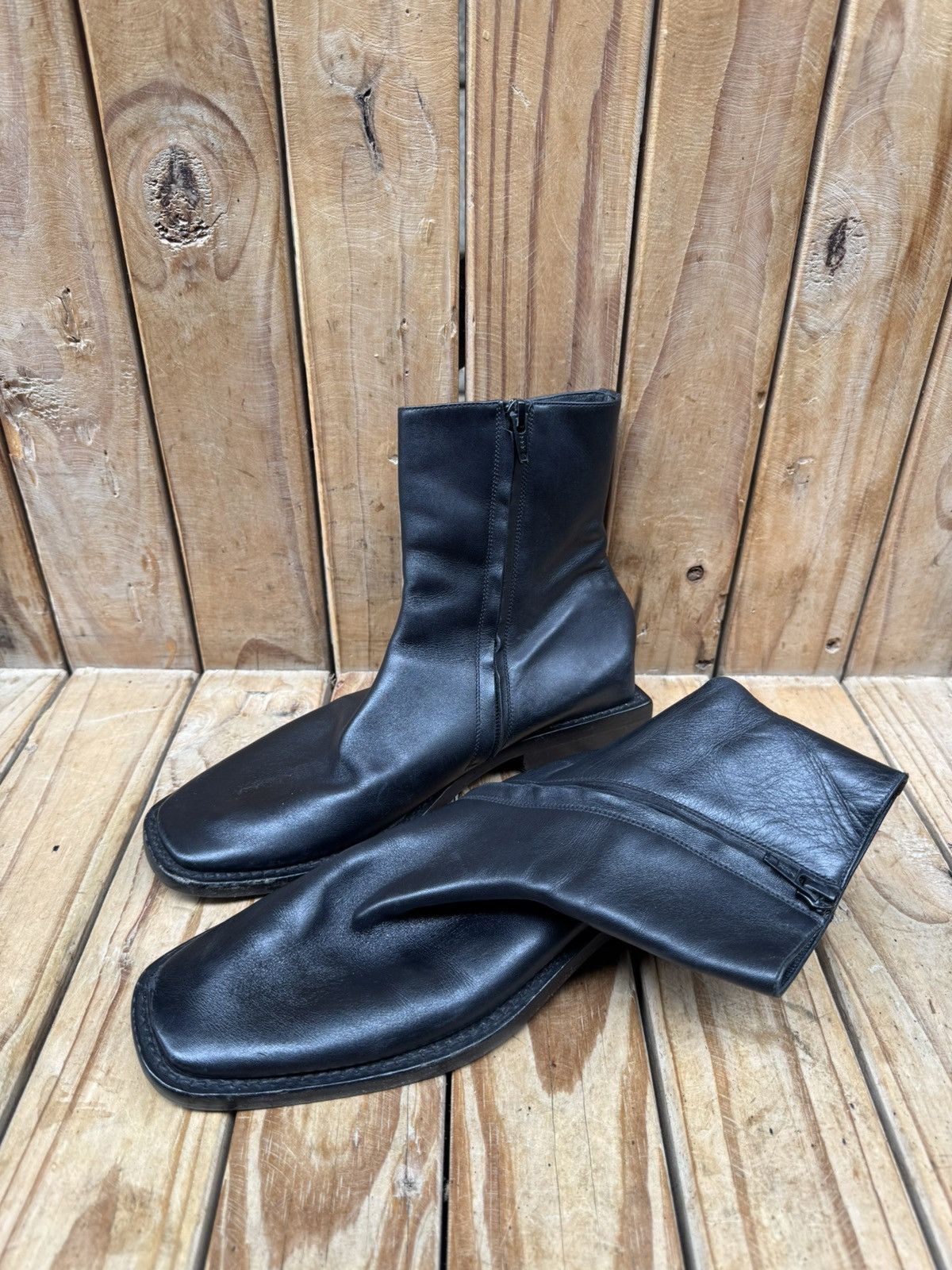 Balenciaga Balenciaga BB Back Rim Women’s black leather boots EUR 35 Size US 5 / IT 35 - 22 Thumbnail