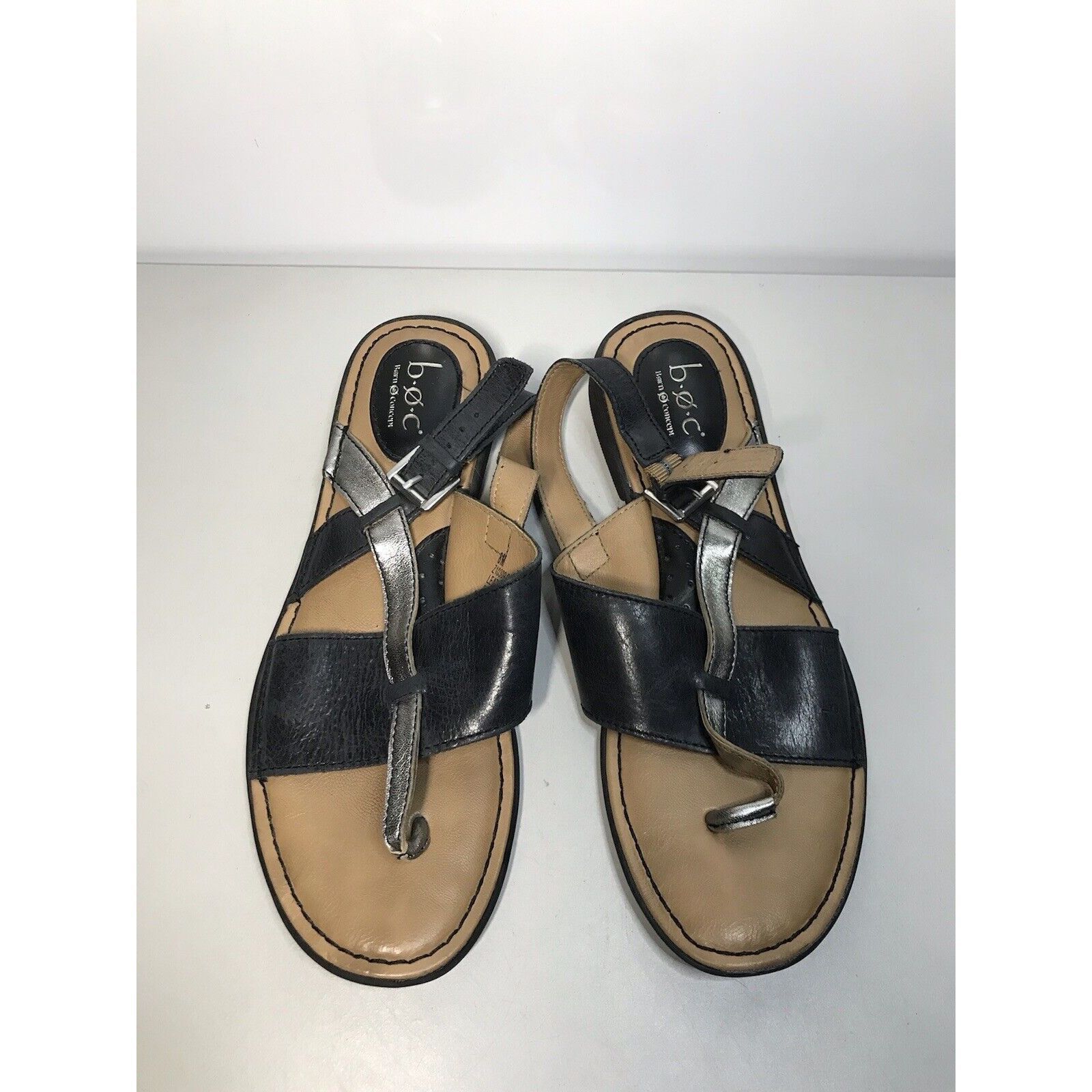 Born BOC Born Black Silver Leather Flip Flops Thong Strap Sandals Size US 8 / IT 38 - 2 Thumbnail