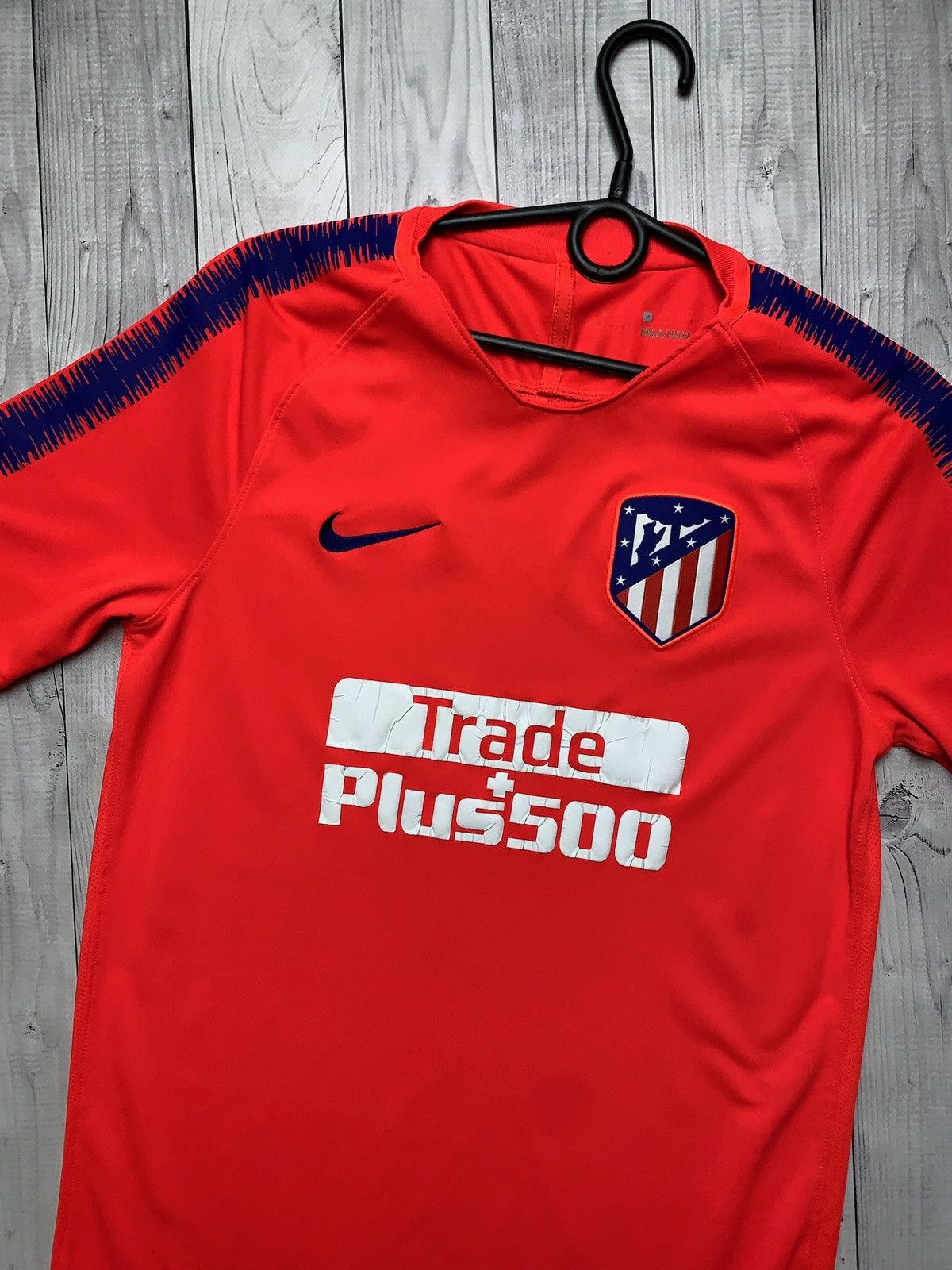 Nike × Vintage Vintage Nike Atletiko Madrid soccer tee logo size M Size US M / EU 48-50 / 2 - 2 Thumbnail