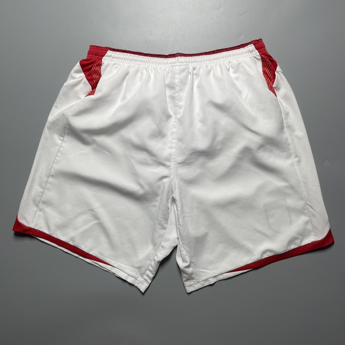 Umbro ENGLAND UMBRO 2006 WORLD CUP FOOTBALL AWAY SHORTS #7 BECKHAM Size US 40 / EU 56 - 9 Thumbnail