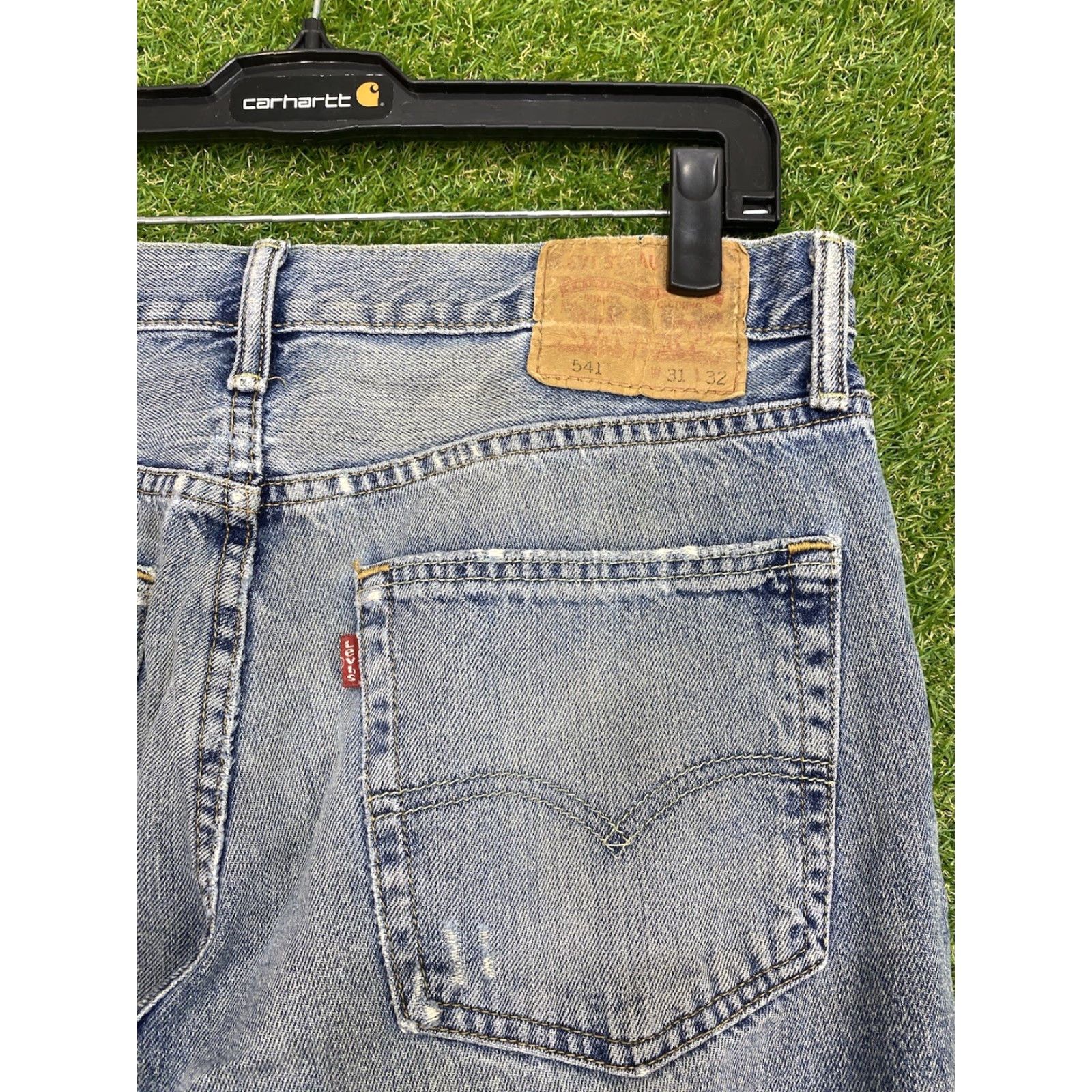 Levi's VINTAGE Levi's 541 Jeans Mens 31x32 Medium Wash Straight Jeans Slim 5-Pocket Blue Denim Workwear Mens Size US 31 - 6 Thumbnail