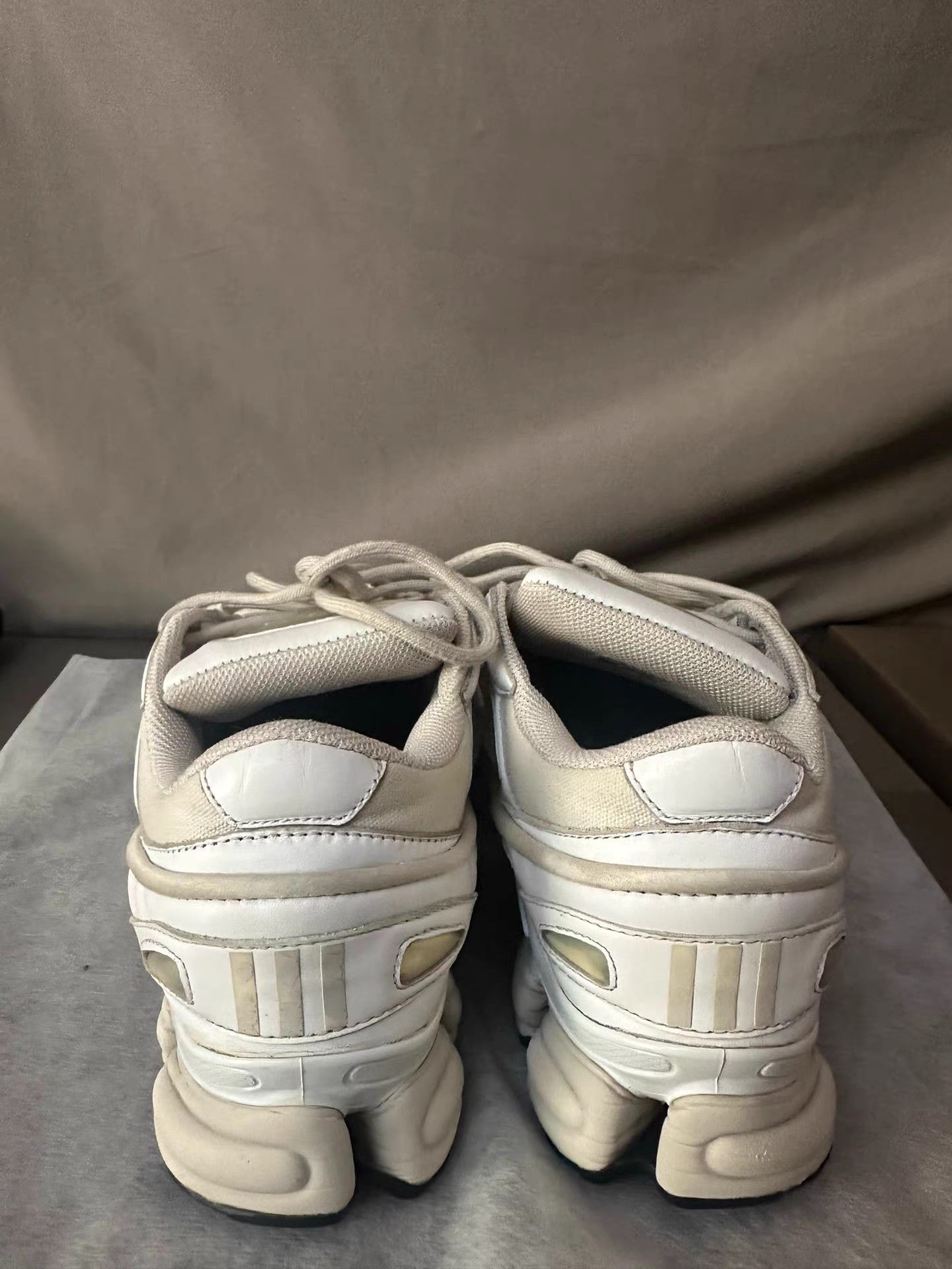 Raf Simons Raf Simons Ozweego White Cream Sneakers Size US 10.5 / EU 43-44 - 2 Thumbnail