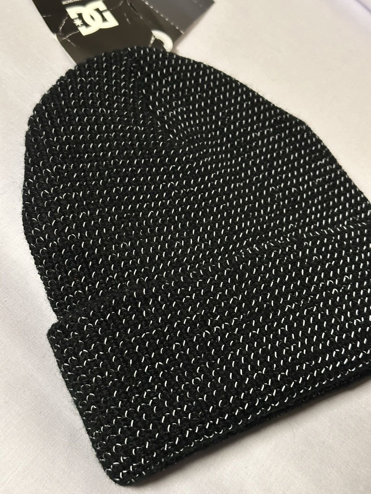 DC DC Sight Beanie, a cuffed knit hat. Size ONE SIZE - 4 Thumbnail