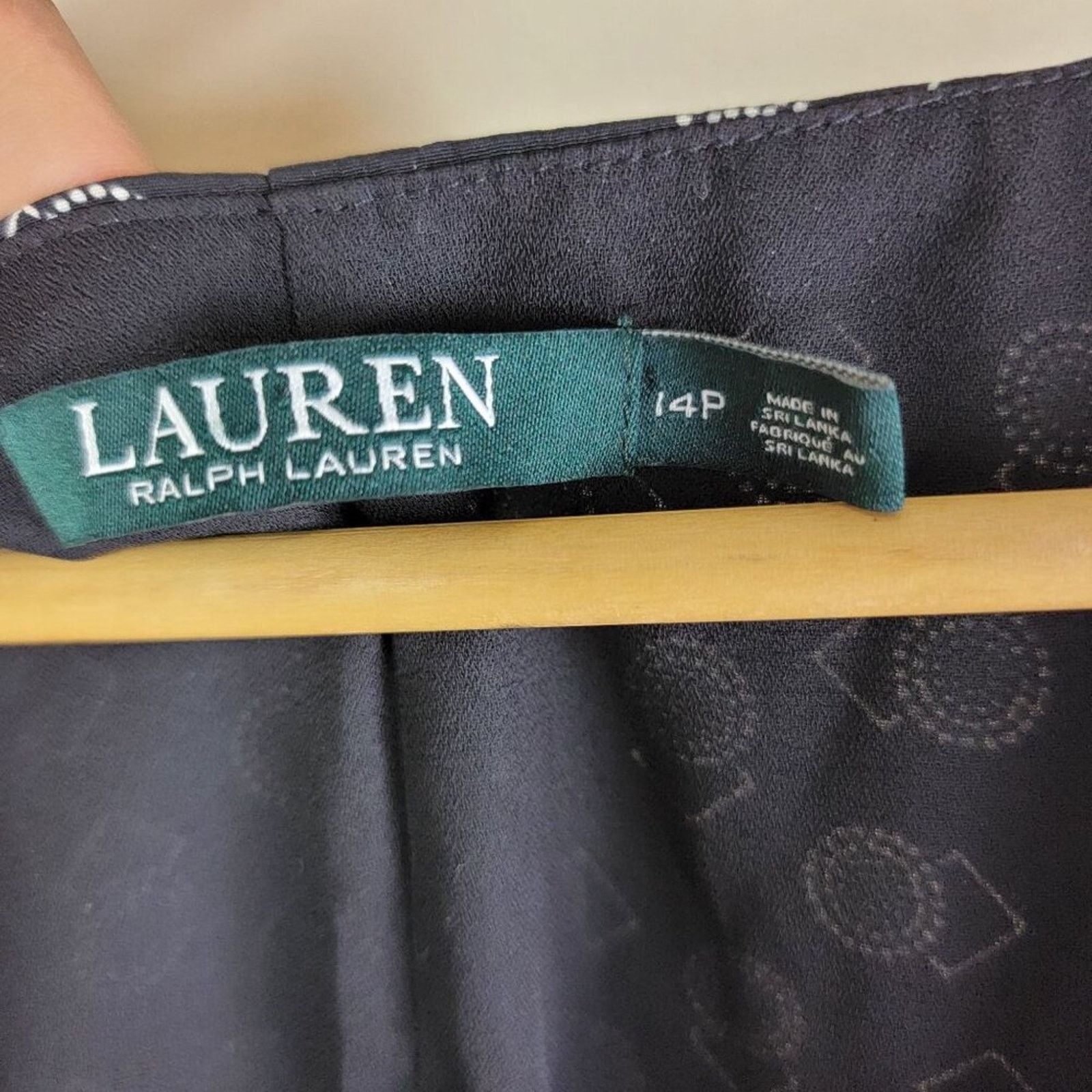 Lauren Ralph Lauren Lauren Ralph Lauren Printed Shift Dress size 14P Black Size XL / US 12-14 / IT 48-50 - 7 Thumbnail