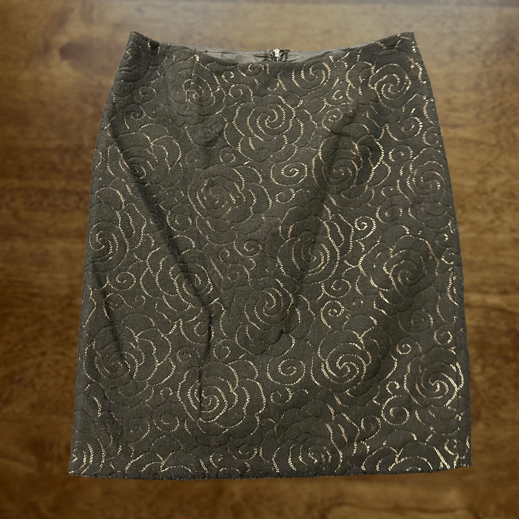Vintage Worth Skirt Womens 6 Black Gold Jacquard Floral Pencil Knee Length Dressy Size 28" / US 6 / IT 42 - 1 Thumbnail