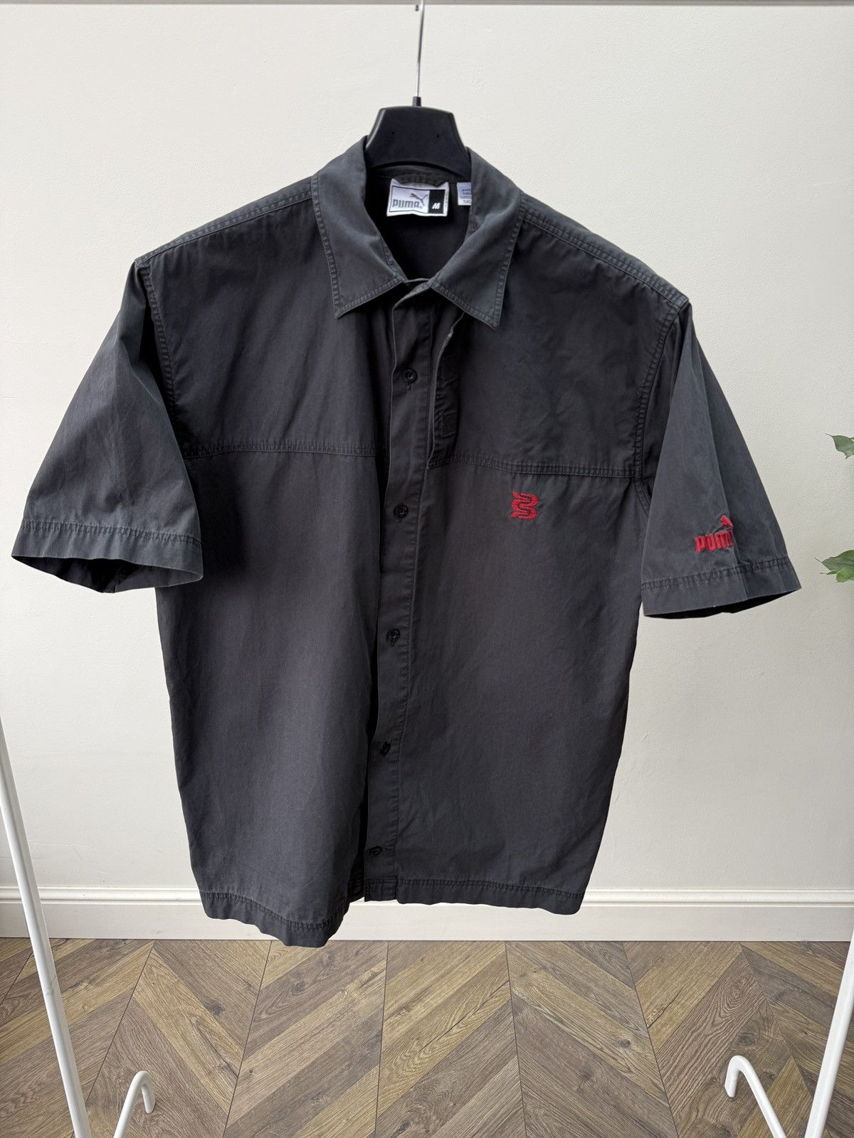 Puma Vintage Puma Speedsters Faded Short Sleeve Button Up Shirt Size US M / EU 48-50 / 2 - 1 Thumbnail