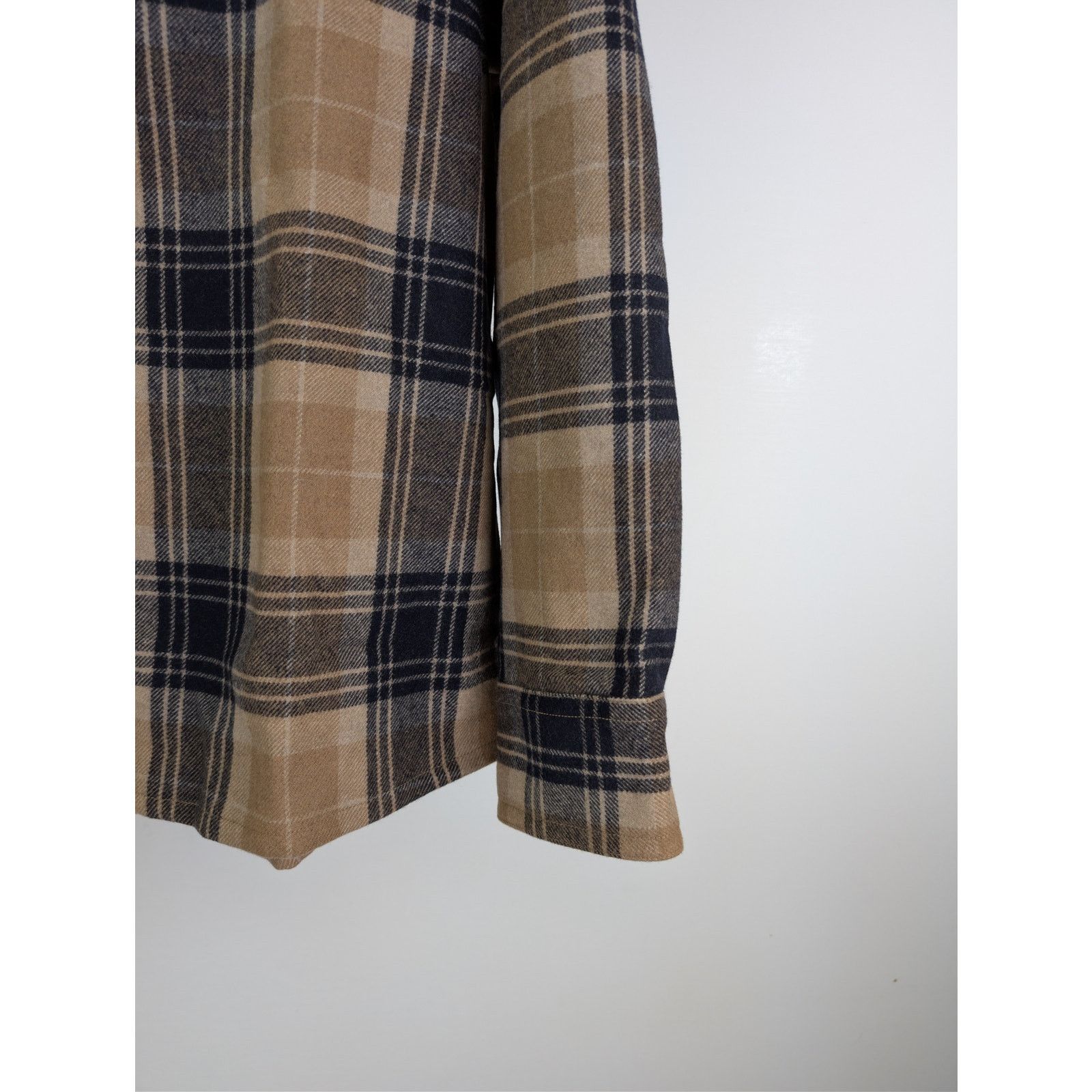 A.P.C. o1rshd1 Surchemise Bobby Button up Shirt in Dark Navy/Beige Size US M / EU 48-50 / 2 - 5 Thumbnail