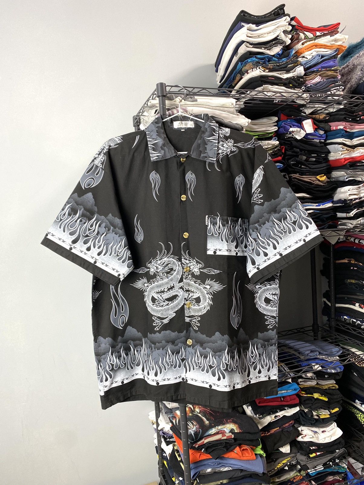 Vintage Vintage 1990’s Surf Design Dragon Shirt Y2K Abstract Art Size US XL / EU 56 / 4 - 1 Thumbnail