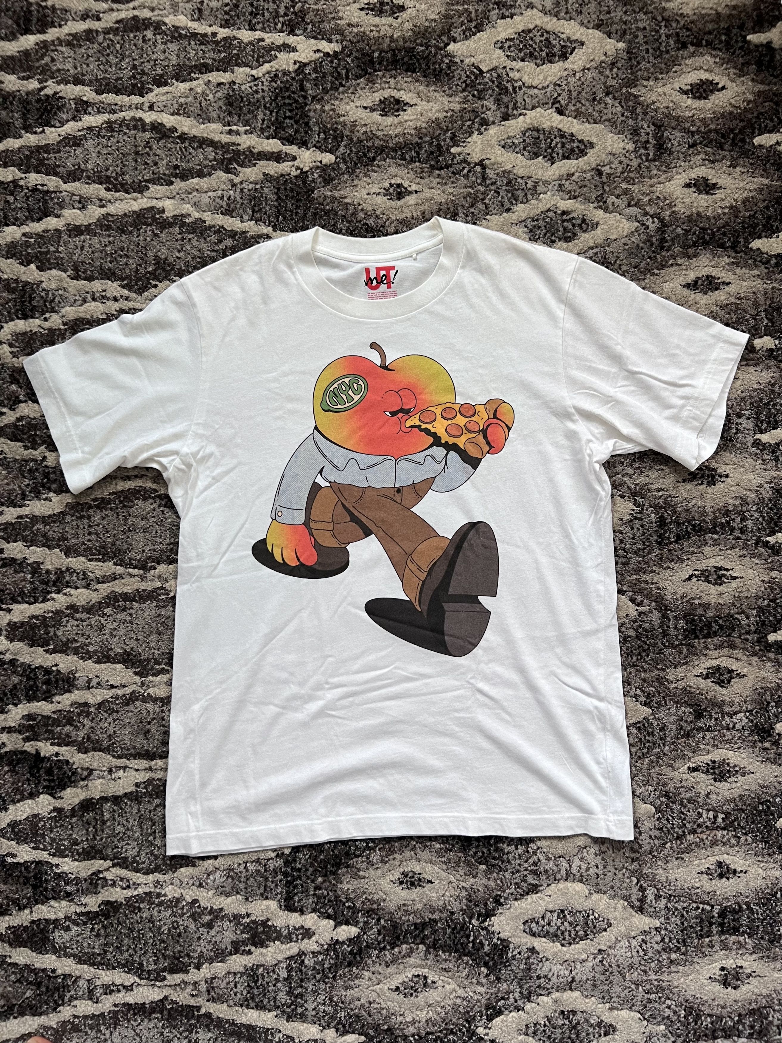 Uniqlo Uniqlo UT NYC Exclusive "Apple Man Pizza" Tee in White Size US M / EU 48-50 / 2 - 1 Thumbnail