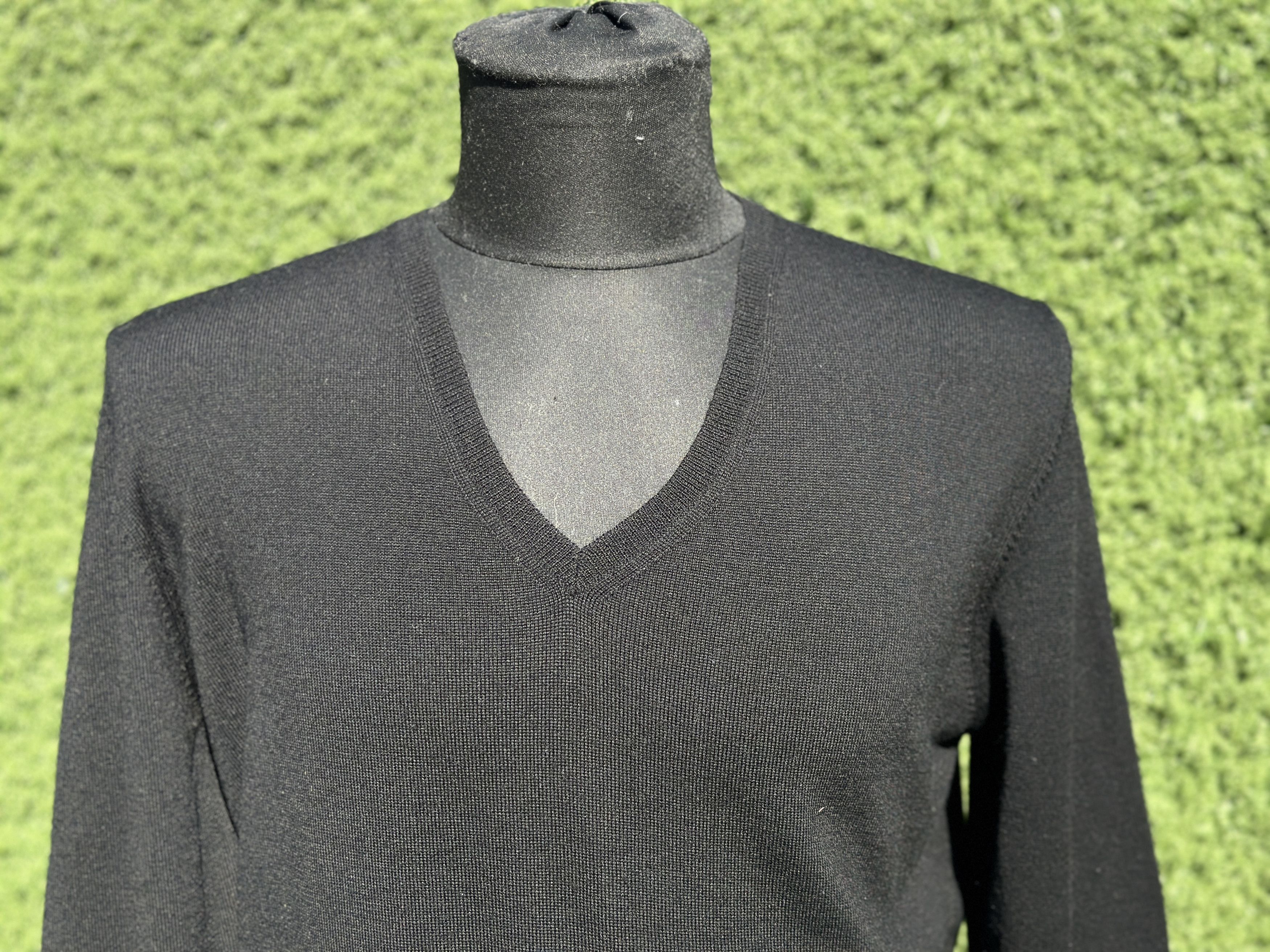 Prada Prada Milano Black V Neck Wool Sweater Italy Knit Size 50 IT Size US M / EU 48-50 / 2 - 4 Thumbnail