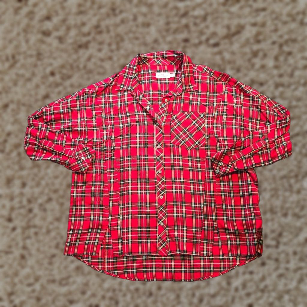 Vineyard Vines Vineyard Vines Shirt Womens Size 10 Red Plaid Tartain Flannel Button Up Capsule Regular Long Sleeve Collared Button-Up Casual Vintage No Size L / US 10 / IT 46 - 1 Thumbnail