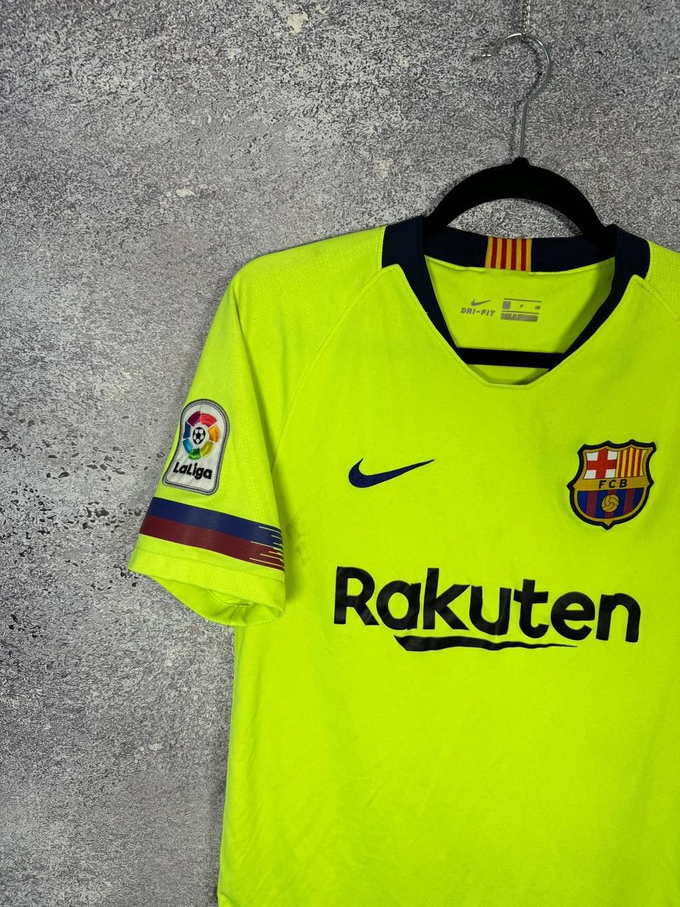 Nike Vintage FC Barcelona 2018/19 Away Nike Soccer Jersey Size US S / EU 44-46 / 1 - 3 Thumbnail