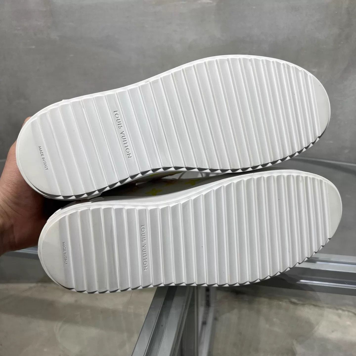 Louis Vuitton LV Time out Colorful Monogram Sneaker UK4 YH26963 Size US 7.5 / IT 37.5 - 7 Thumbnail