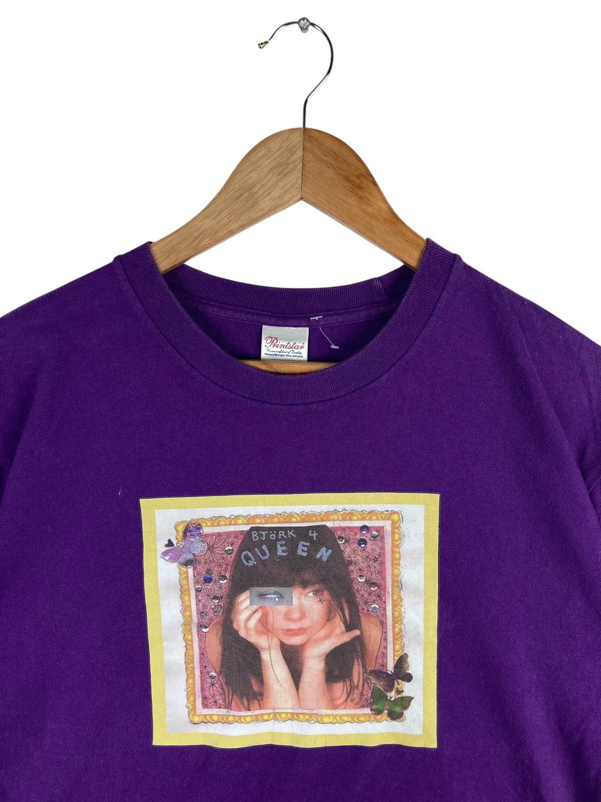 Band Tees Björk Guðmundsdóttir 4 QUEEN Bjork Distressed T-Shirt Size US L / EU 52-54 / 3 - 1 Thumbnail