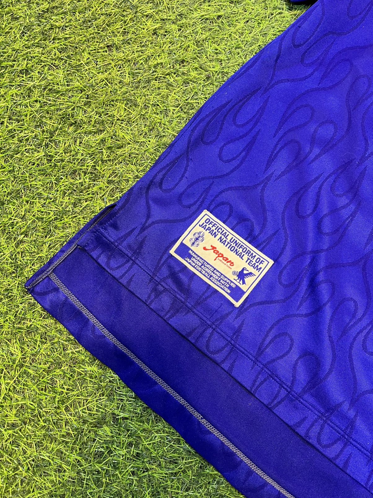 Asics Vintage 1998 Japan Football Association Home Kit NAKATA8 Size US M / EU 48-50 / 2 - 5 Thumbnail